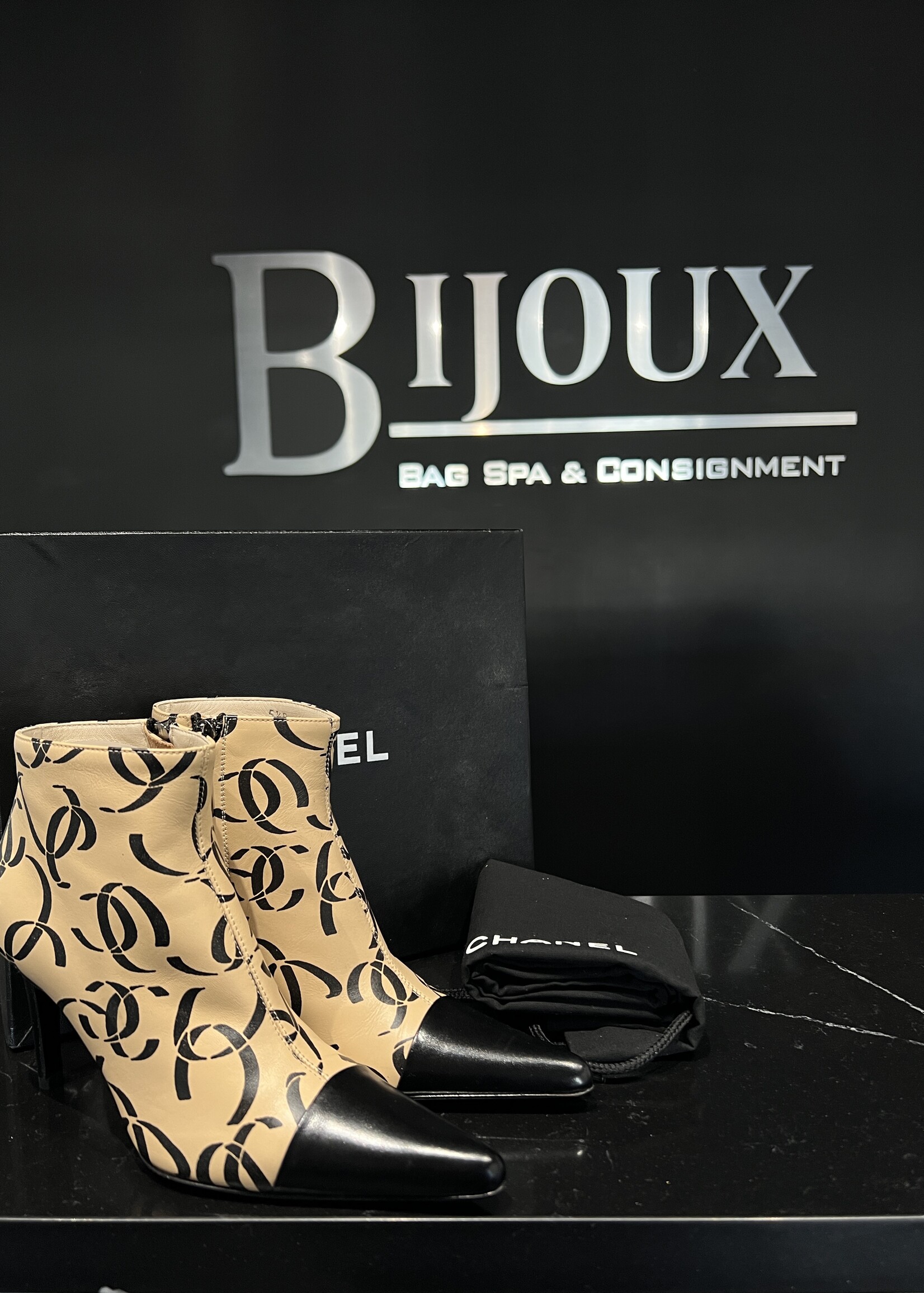 Chanel SOLD - Chanel CC Vintage Boots 35.5