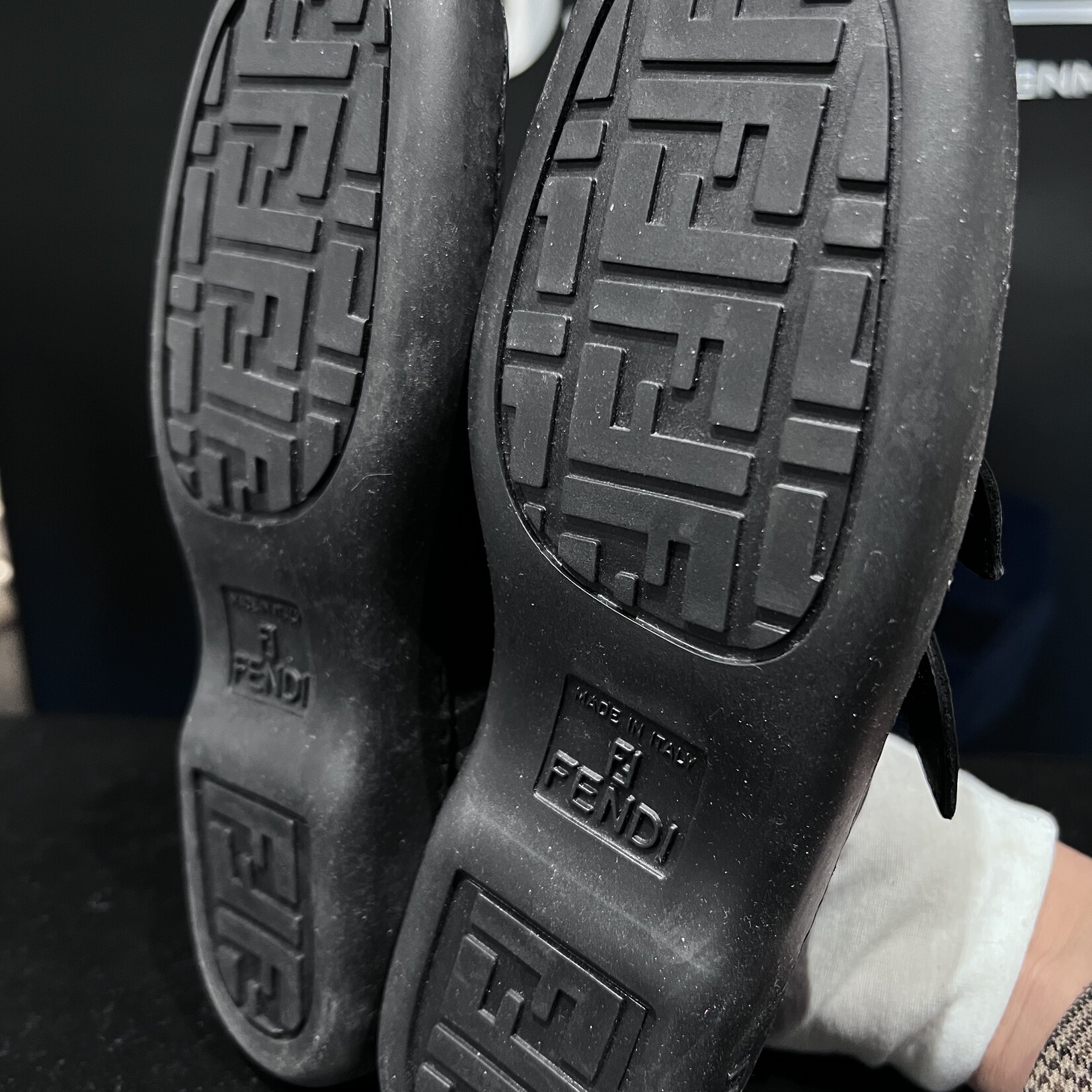 Fendi Fendi Canvas Sneaker 35.5