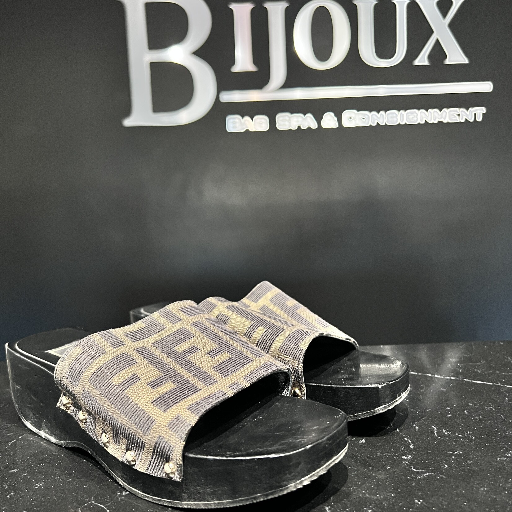 Fendi Fendi Monogram Heeled Slides