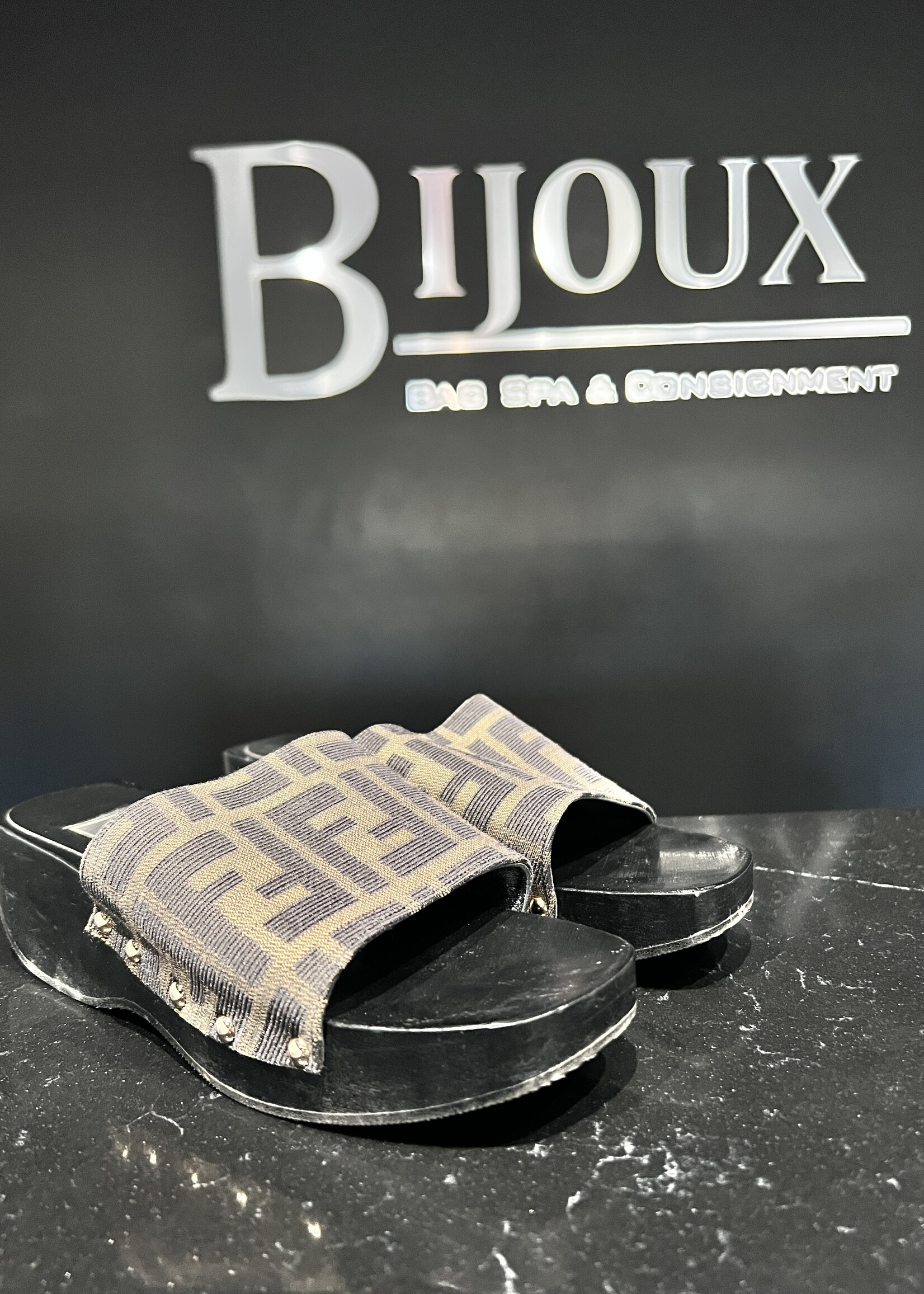 Fendi Fendi Monogram Heeled Slides