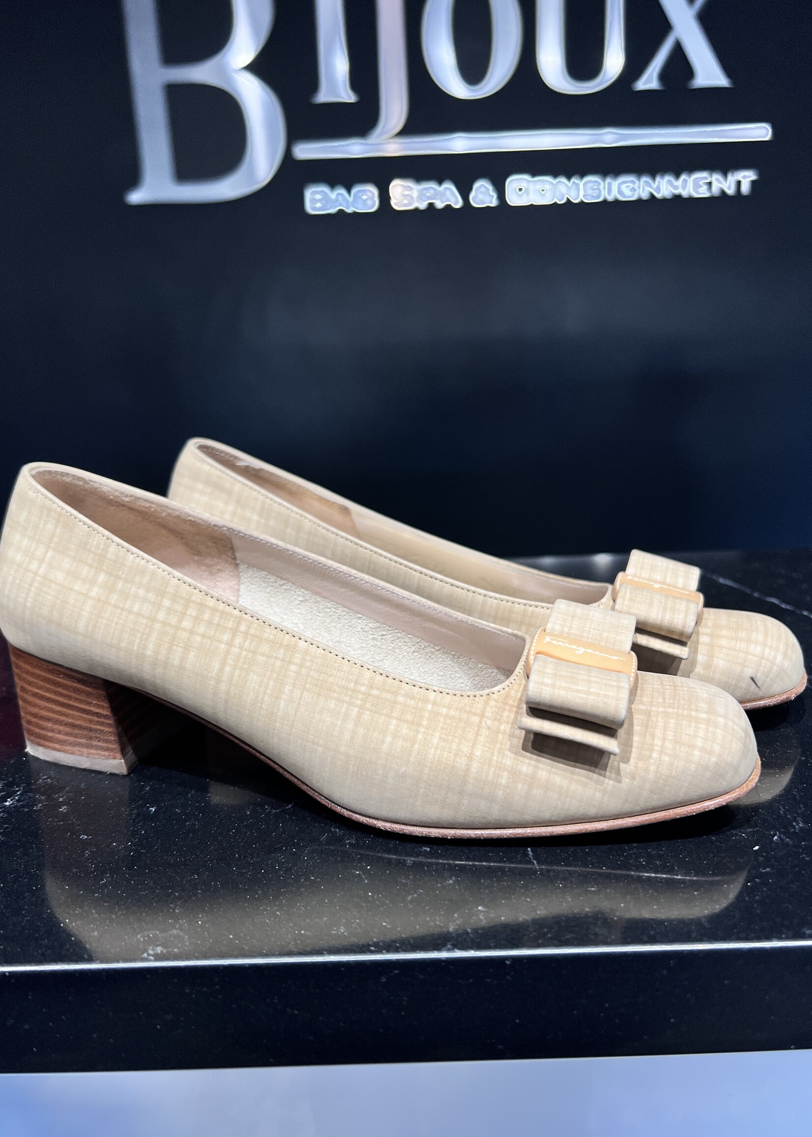 Salvatore Ferragamo Ferragamo Creme Plaid Heeled Loafers