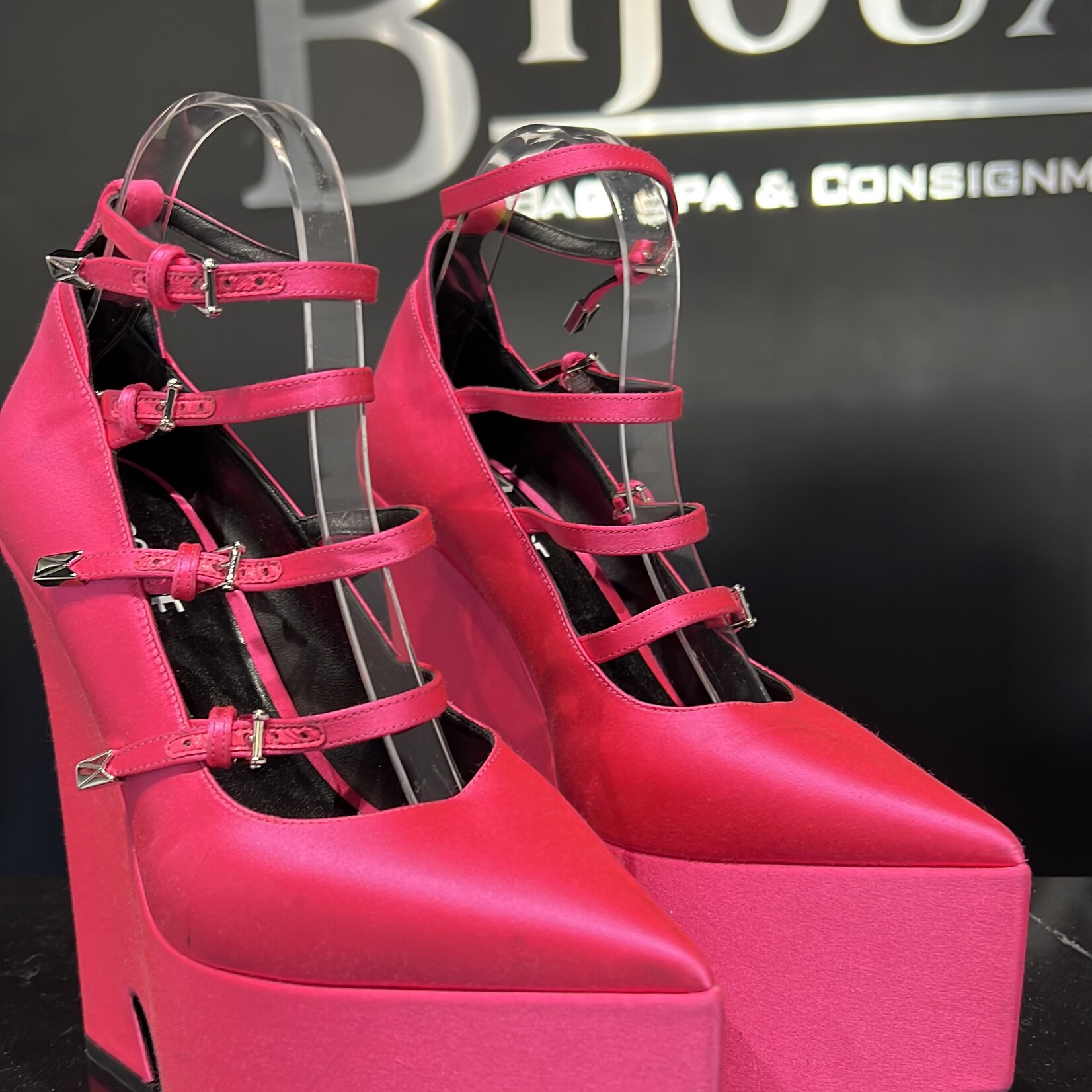 Versace Versace Tempest Satin Pump 38