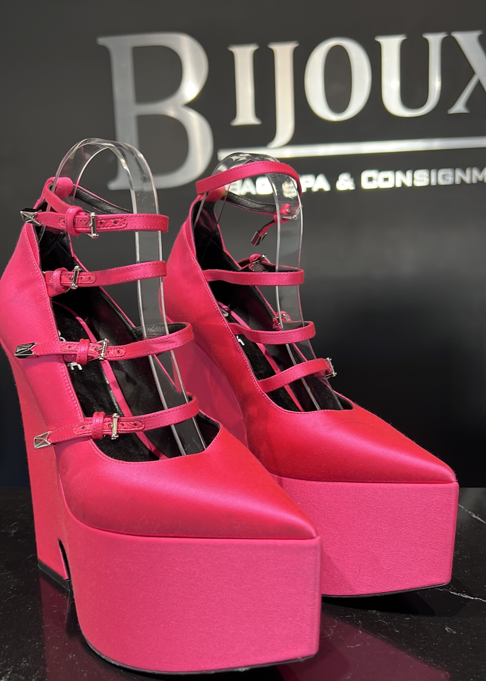 Versace Versace Tempest Satin Pump 38