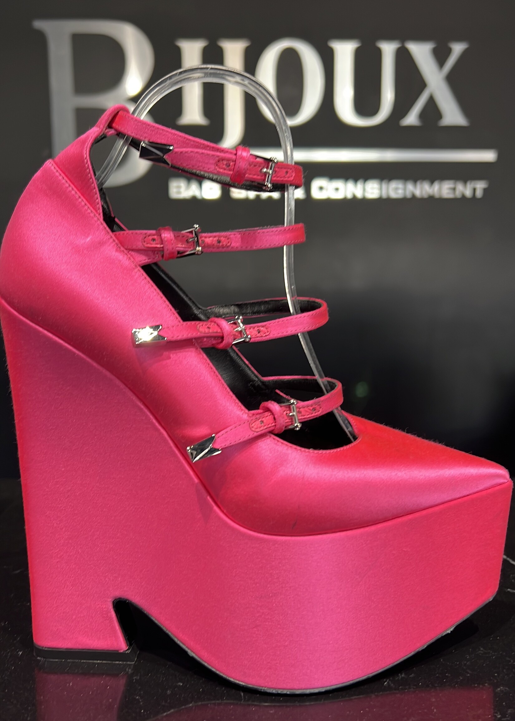 Versace Versace Tempest Satin Pump 38