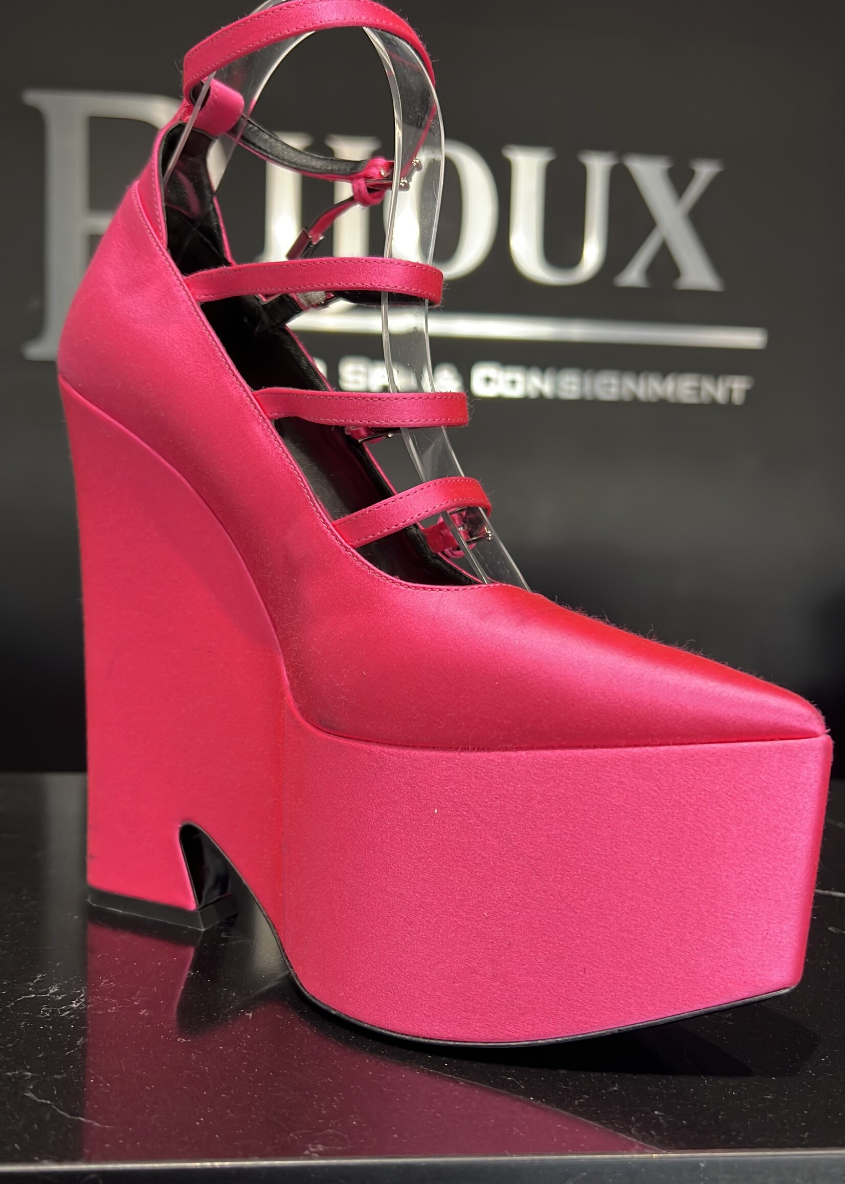 Versace Versace Tempest Satin Pump 38