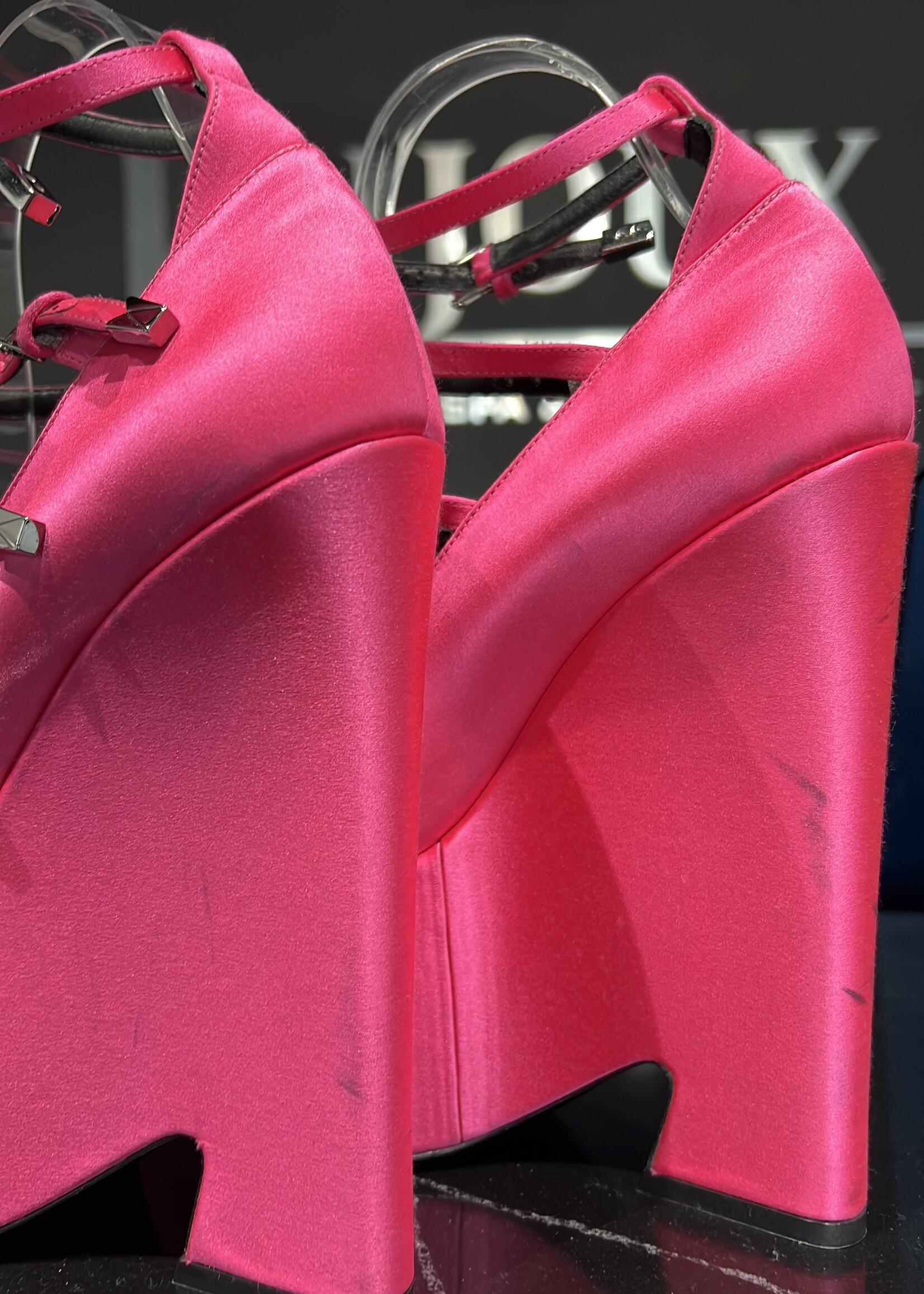 Versace Versace Tempest Satin Pump 38