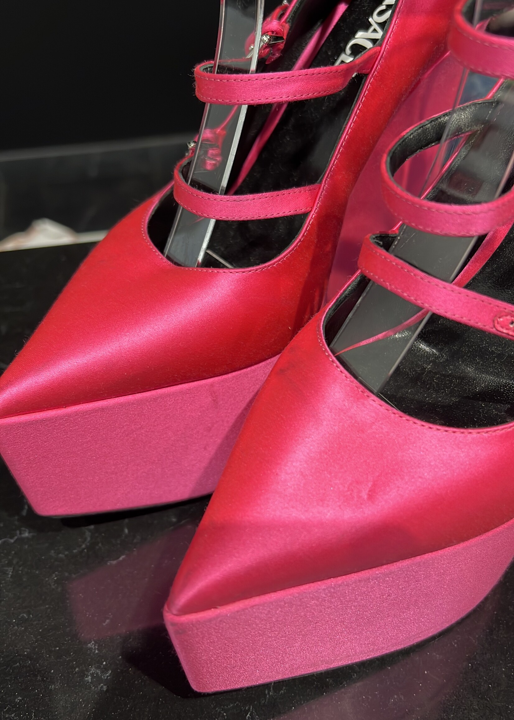 Versace Versace Tempest Satin Pump 38