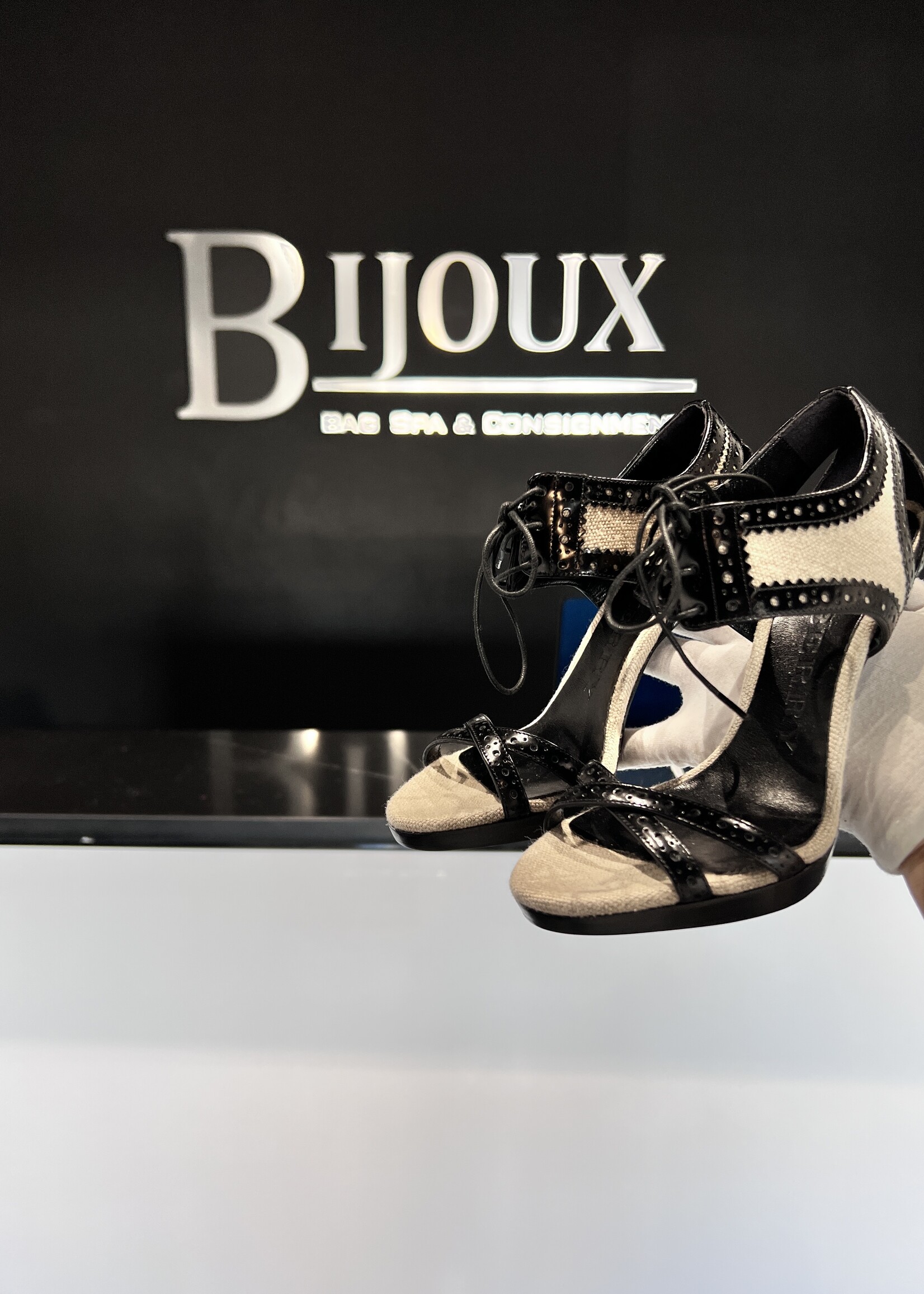 Burberry Burberry Heeled Sandal 36