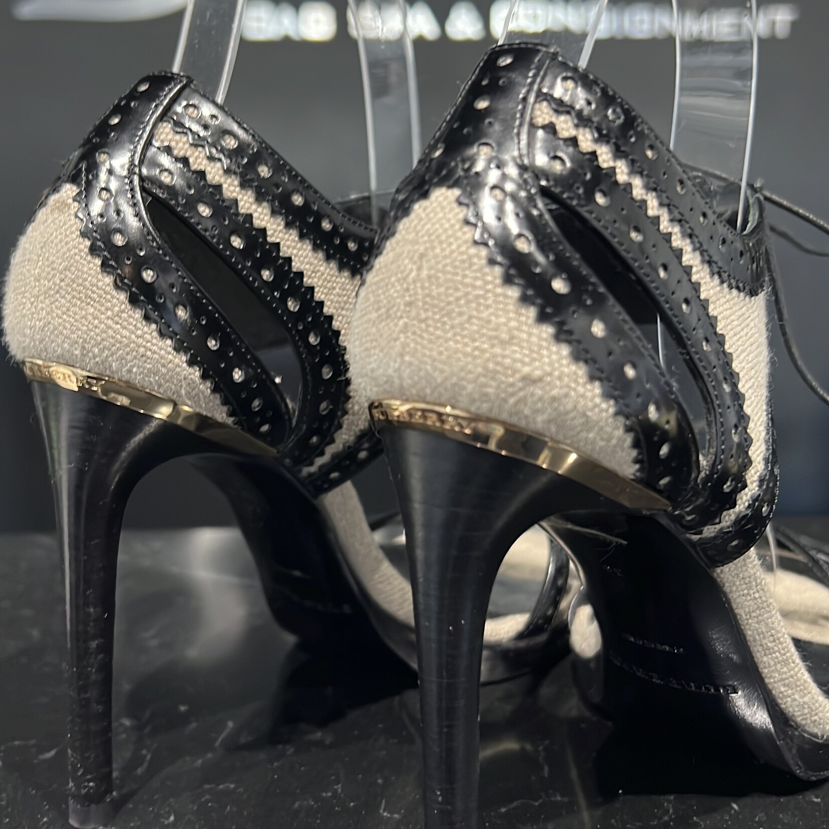 Burberry Burberry Heeled Sandal 36