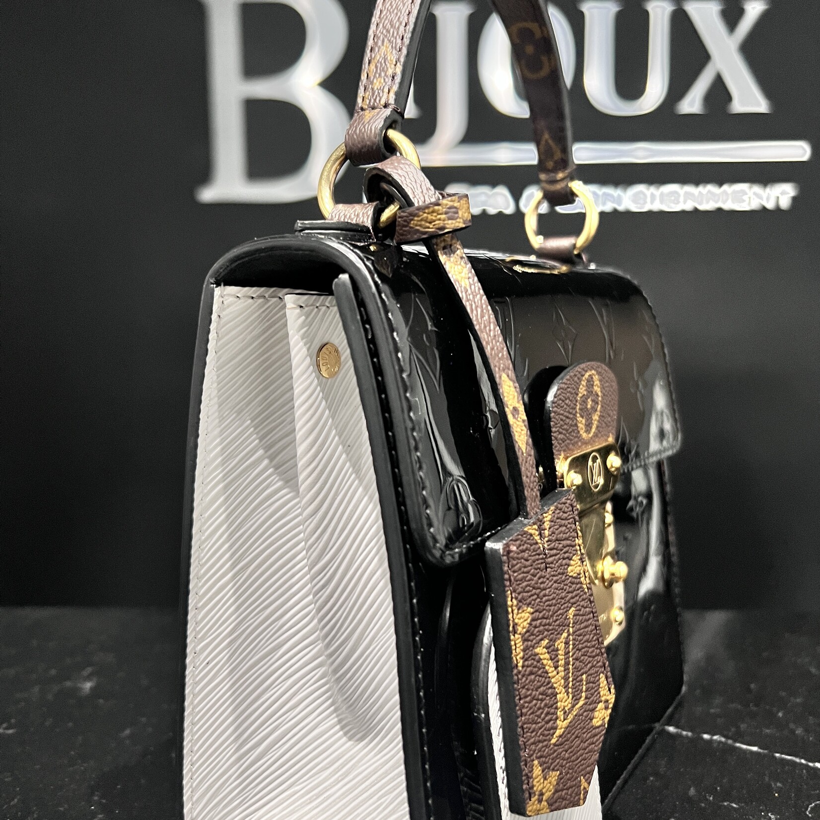 Louis Vuitton SOLD - Louis Vuitton Vernis Spring Street