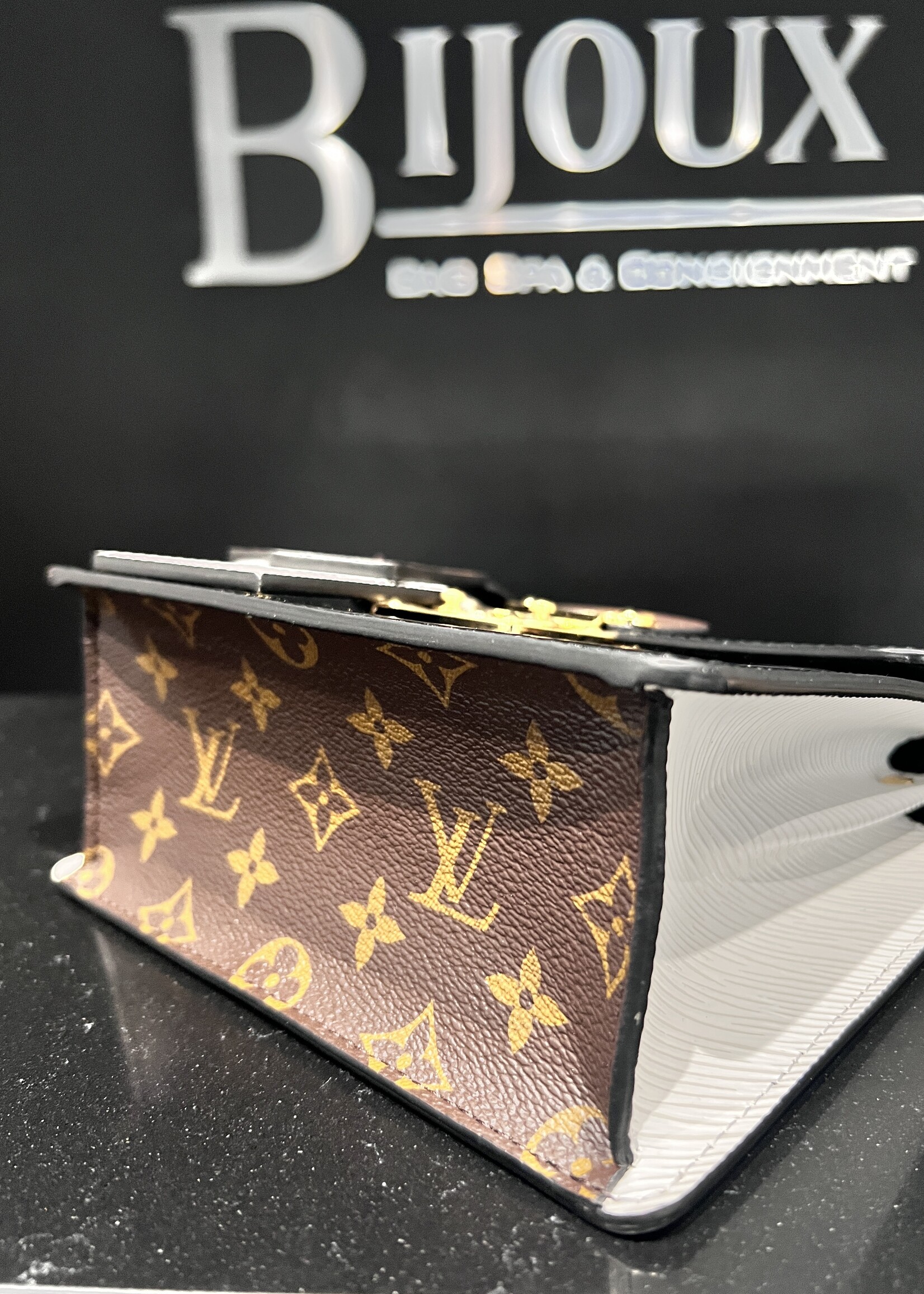 Louis Vuitton SOLD - Louis Vuitton Vernis Spring Street