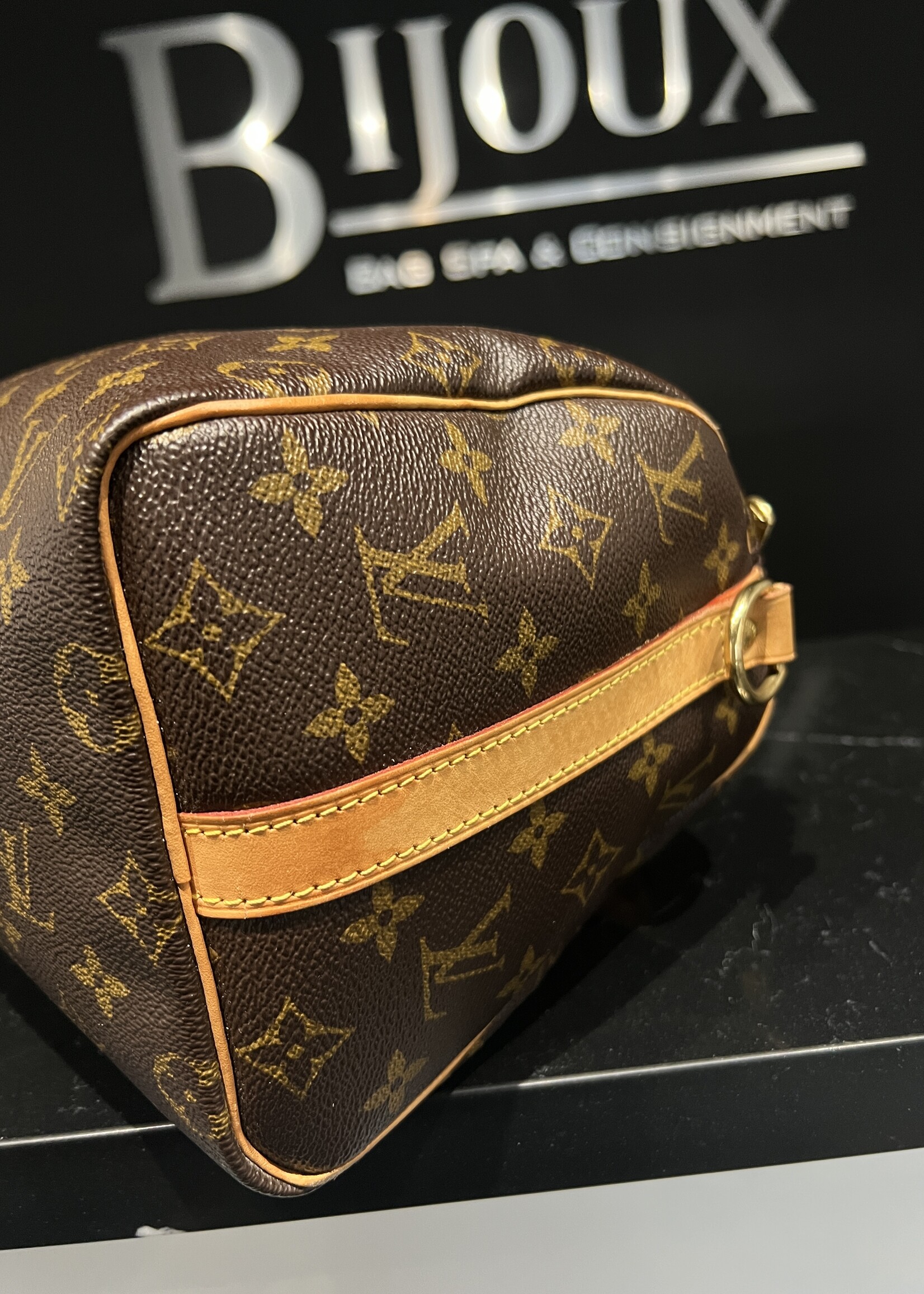 Louis Vuitton SOLD - Louis Vuitton Speedy 25 Bandouliere