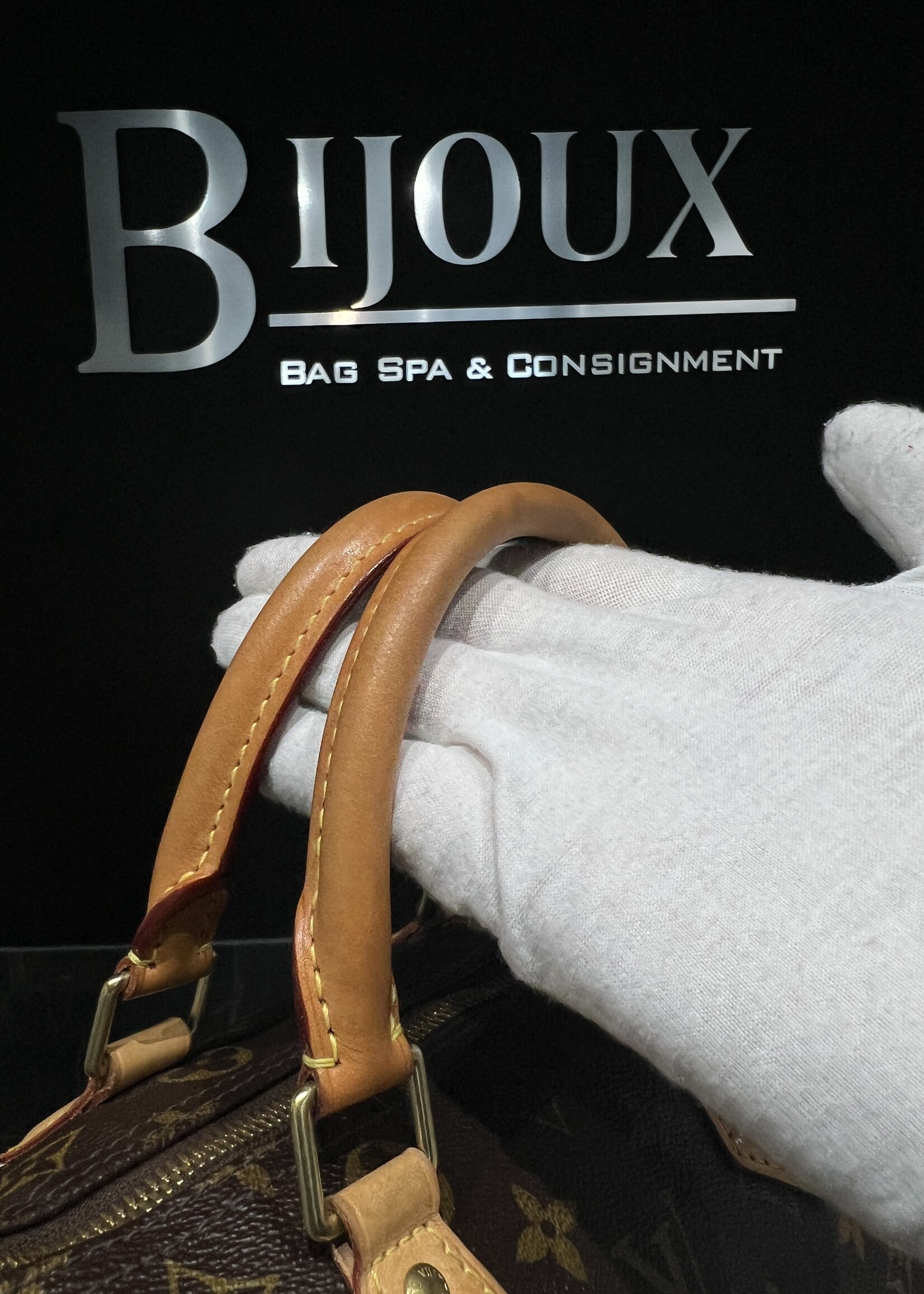 Louis Vuitton SOLD - Louis Vuitton Speedy 25 Bandouliere