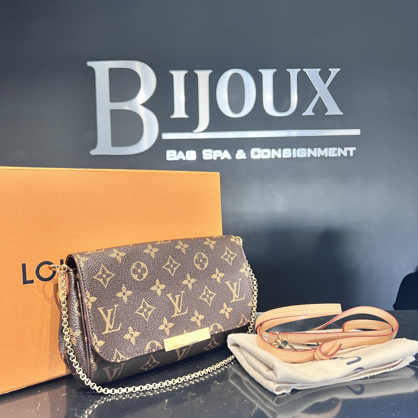 Louis Vuitton SOLD - Louis Vuitton Favourite MM