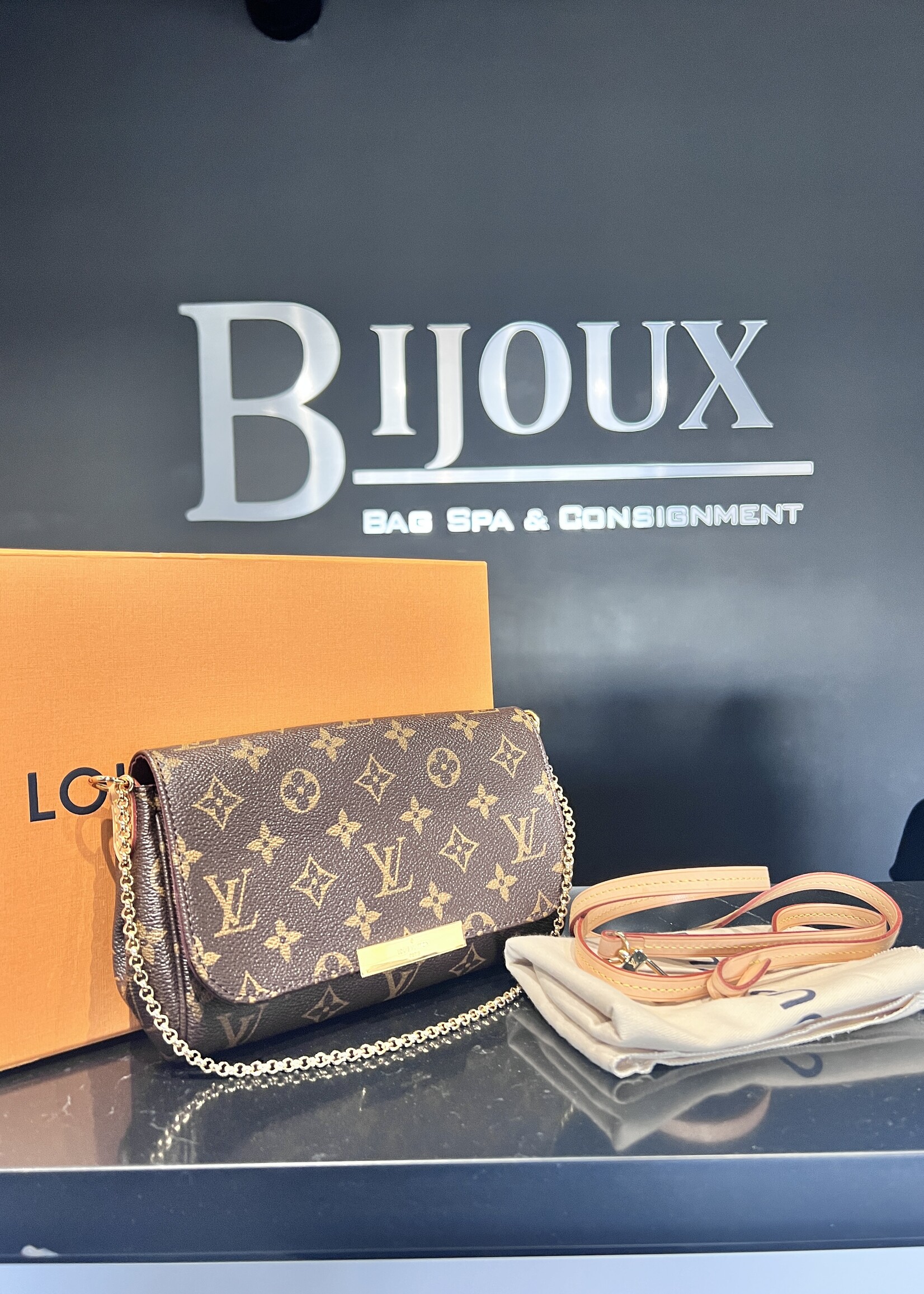 Louis Vuitton SOLD - Louis Vuitton Favourite MM