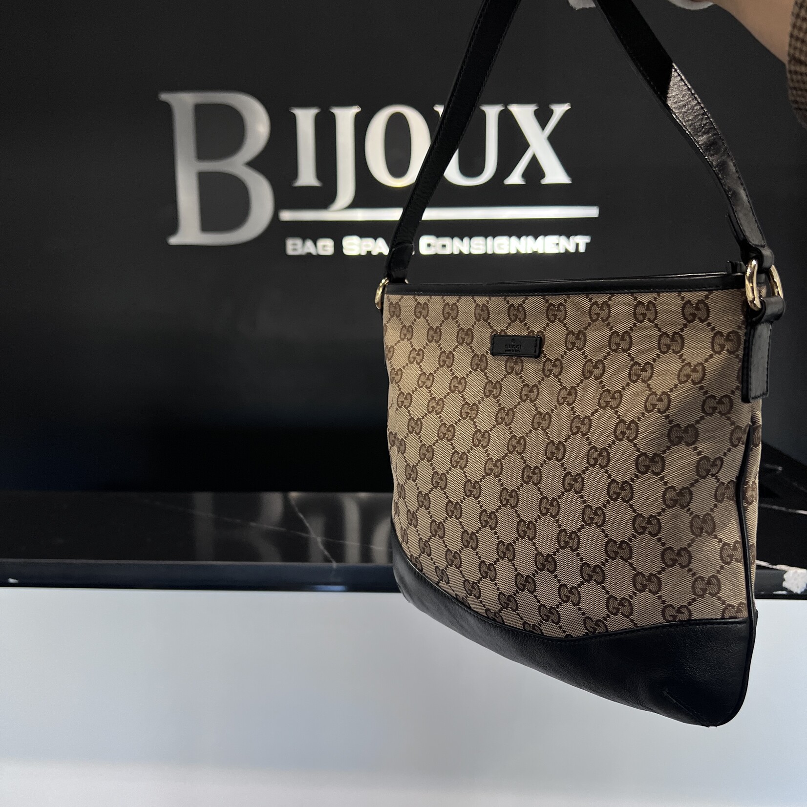 Gucci Gucci Canvas shoulder Bag