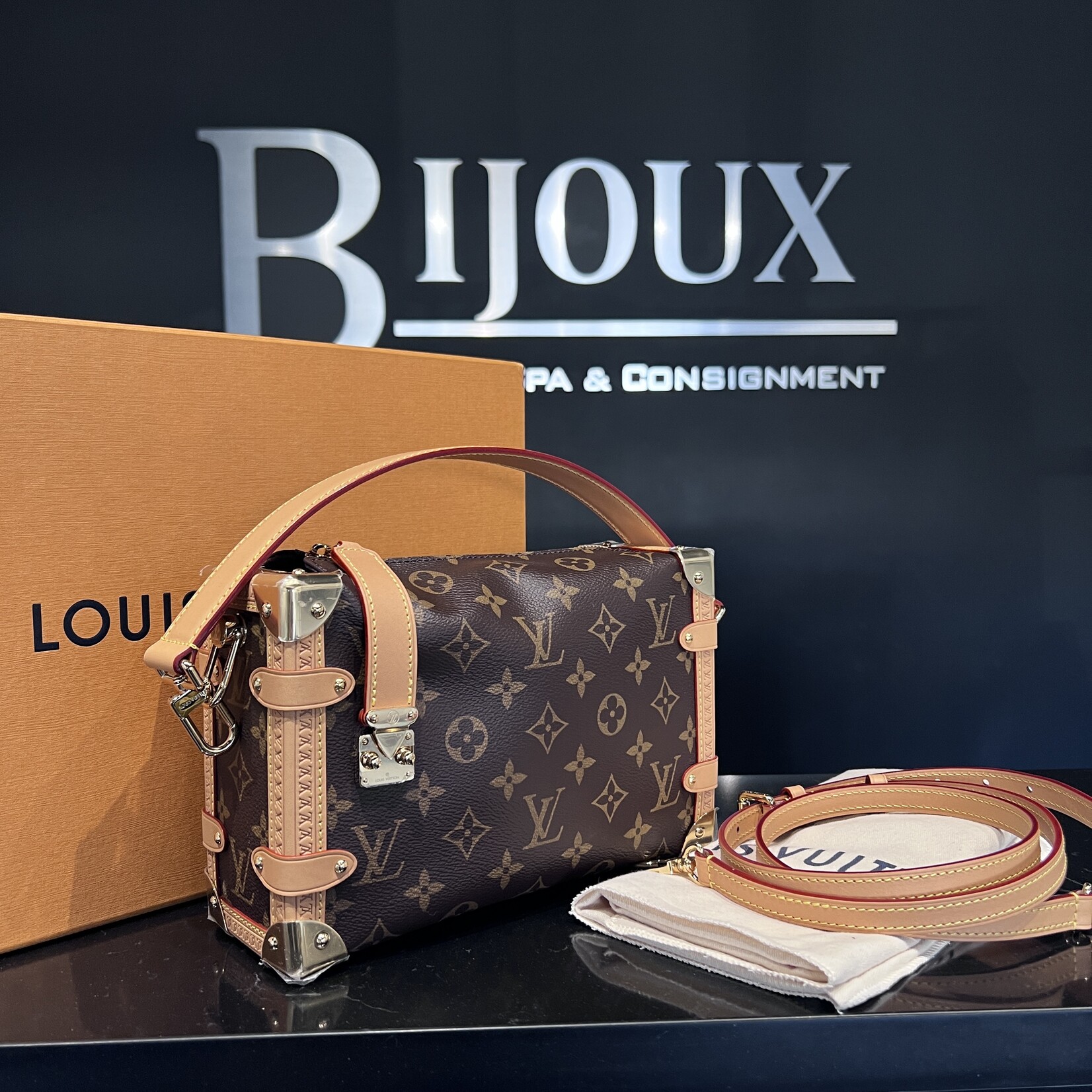 Louis Vuitton Louis Vuitton Side Trunk