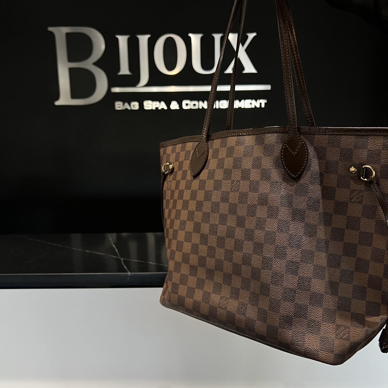 Louis Vuitton SOLD - Louis Vuitton Neverfull Damier Ebene MM