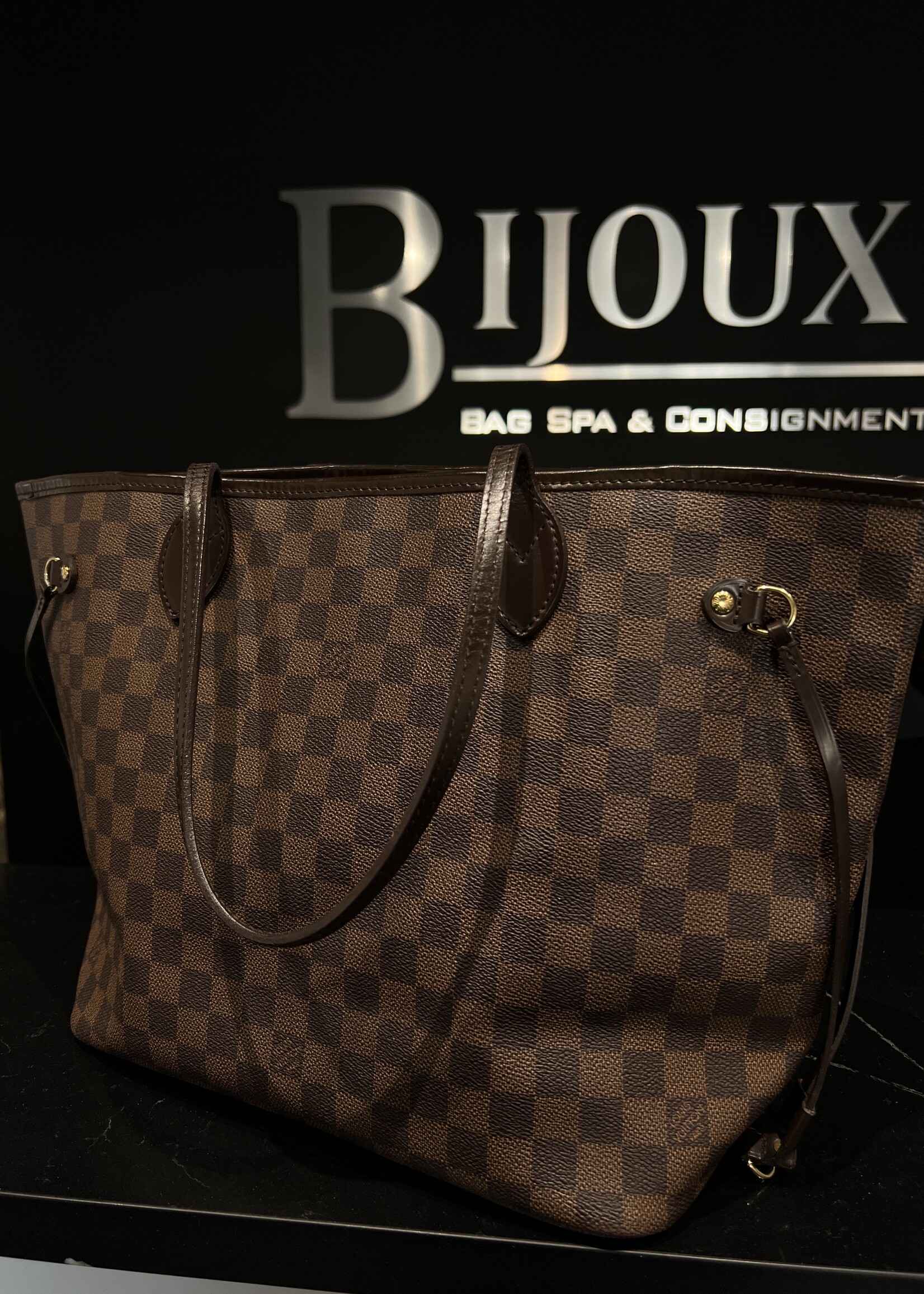 Louis Vuitton SOLD - Louis Vuitton Neverfull Damier Ebene MM