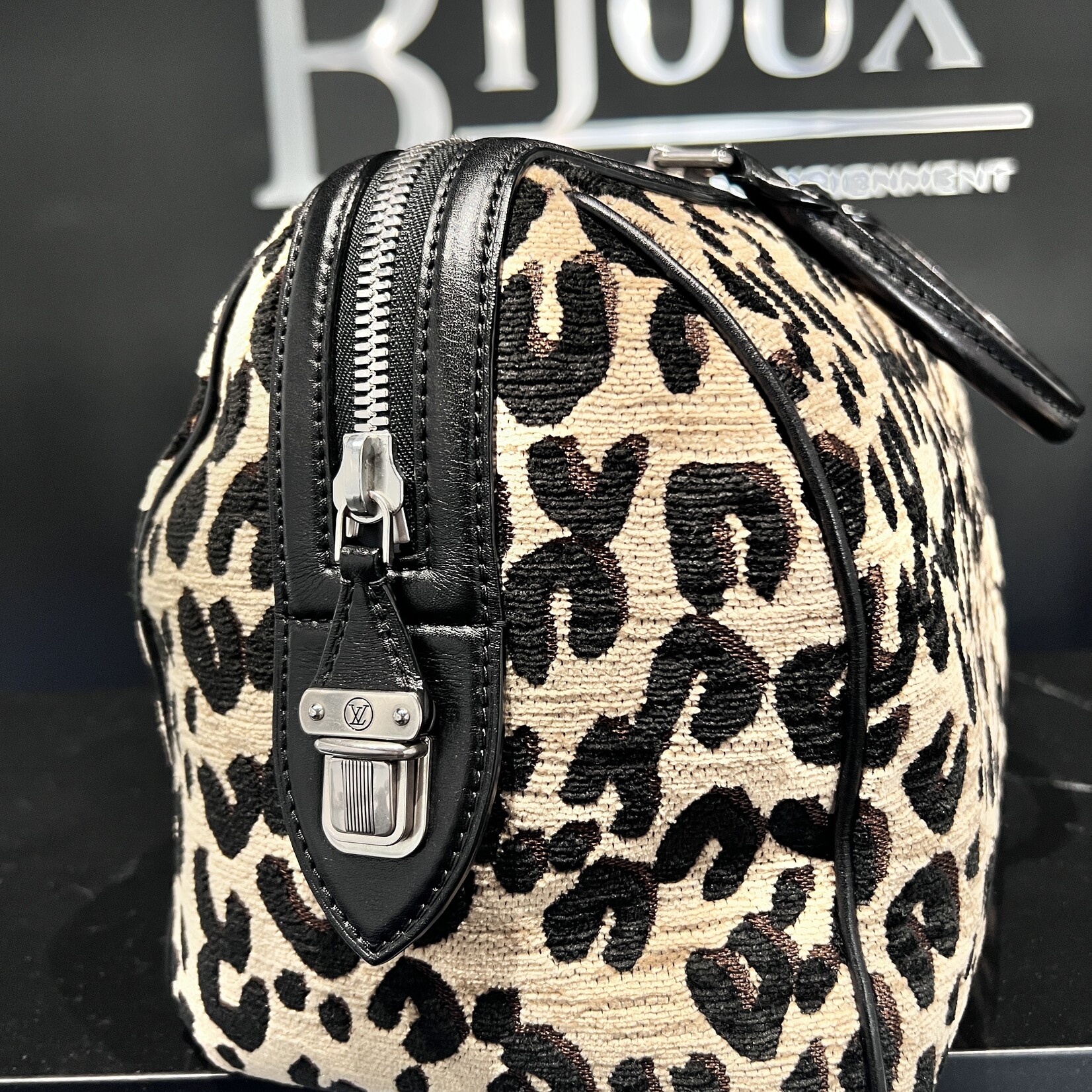 Louis Vuitton Louis Vuitton Stephan Spouse Leopard Speedy
