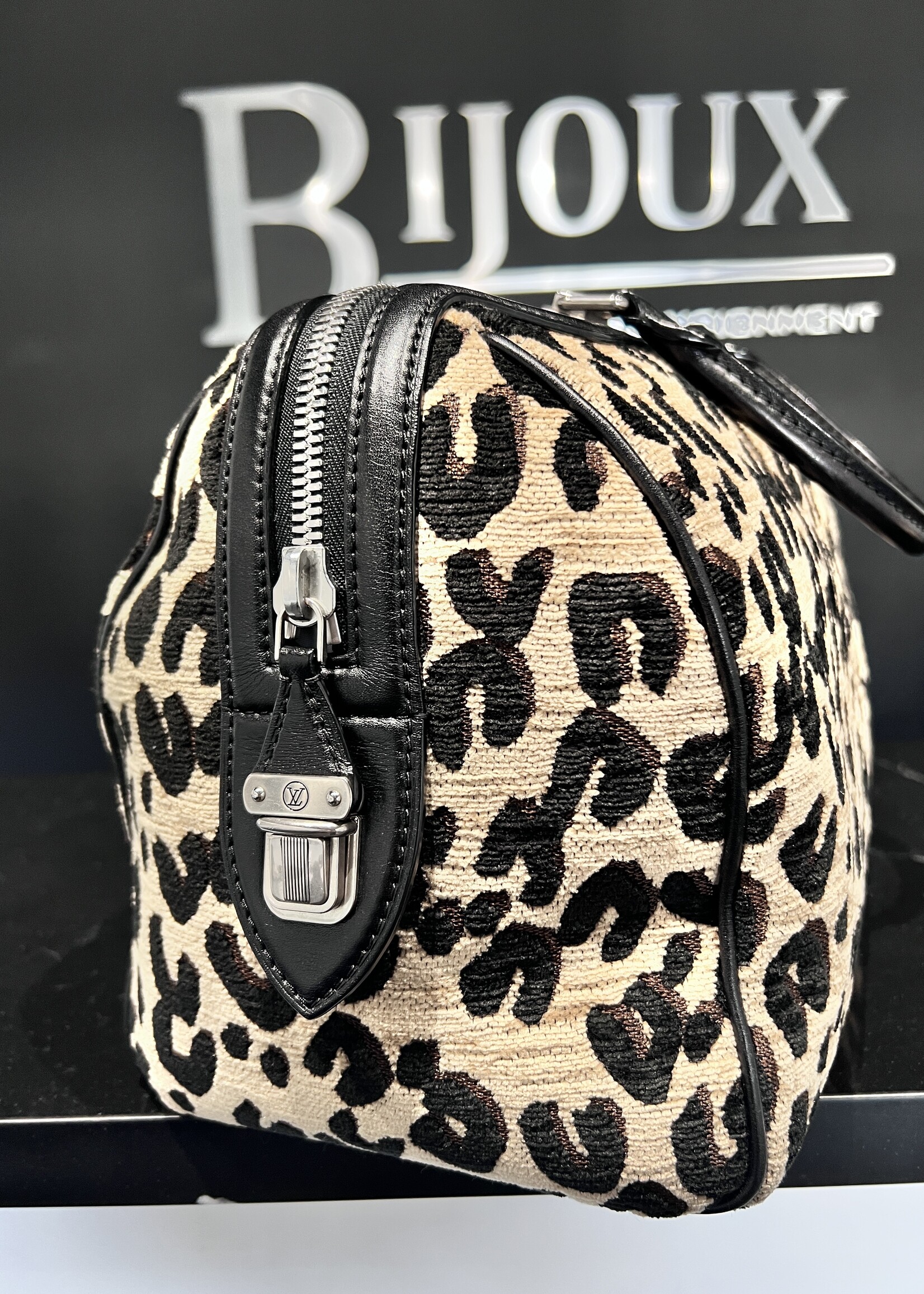 Louis Vuitton Louis Vuitton Stephan Spouse Leopard Speedy