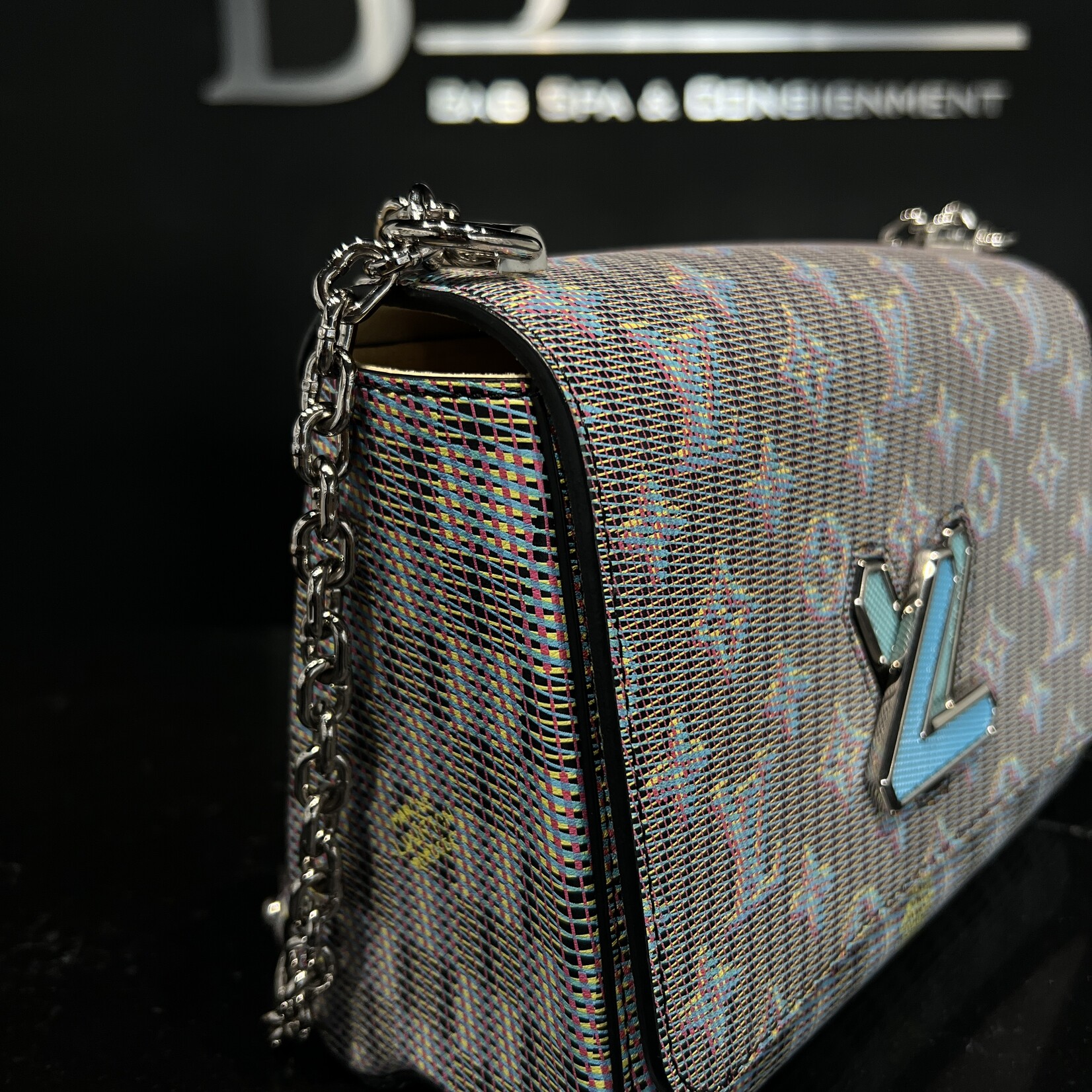 Louis Vuitton Louis Vuitton Twist MM Pop