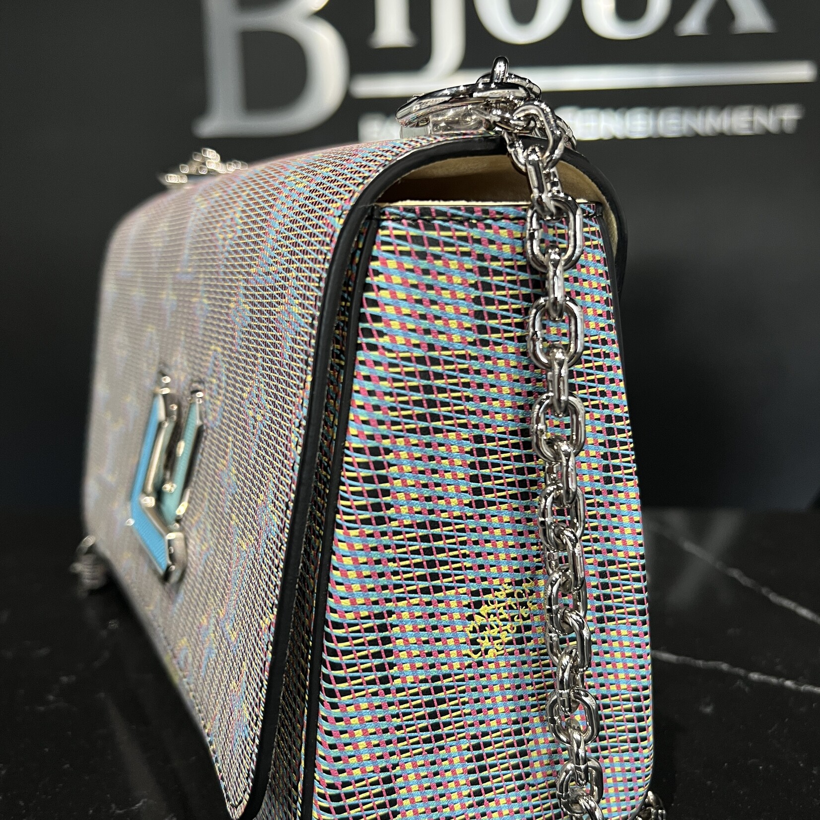 Louis Vuitton Louis Vuitton Twist MM Pop