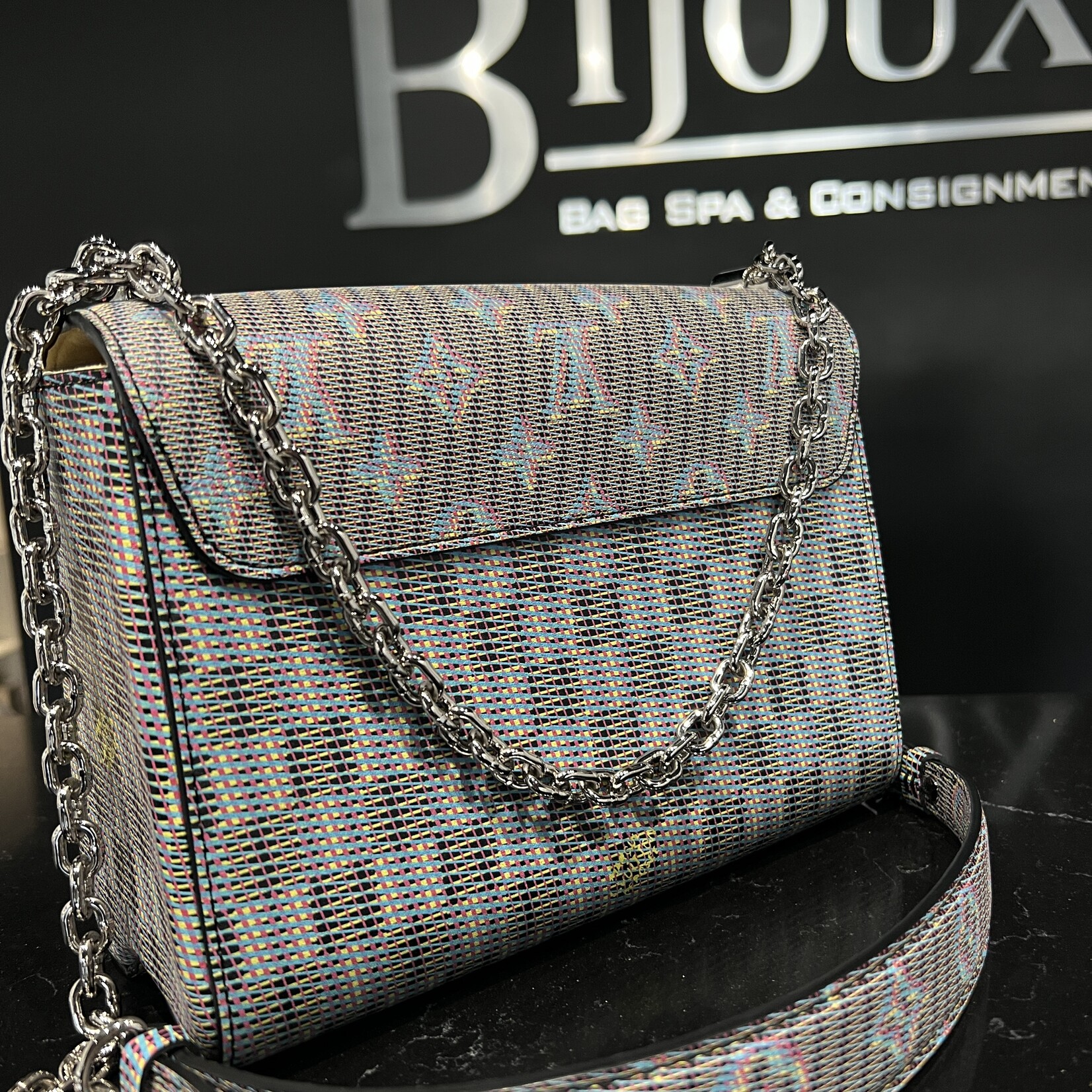 Louis Vuitton Louis Vuitton Twist MM Pop
