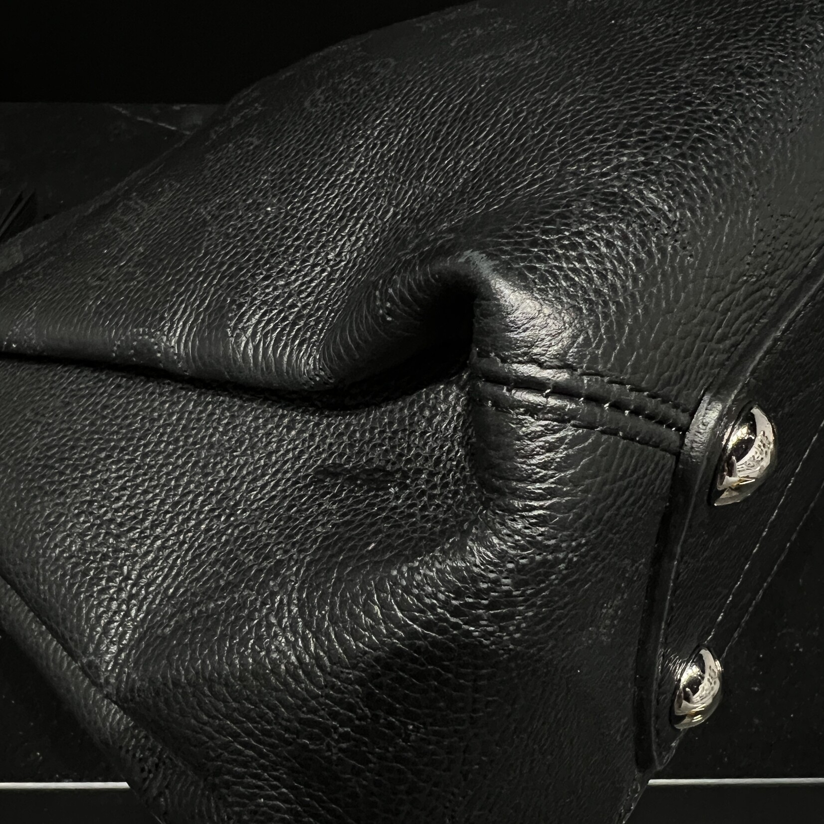 Louis Vuitton SOLD - Louis Vuitton Mahina Babylone