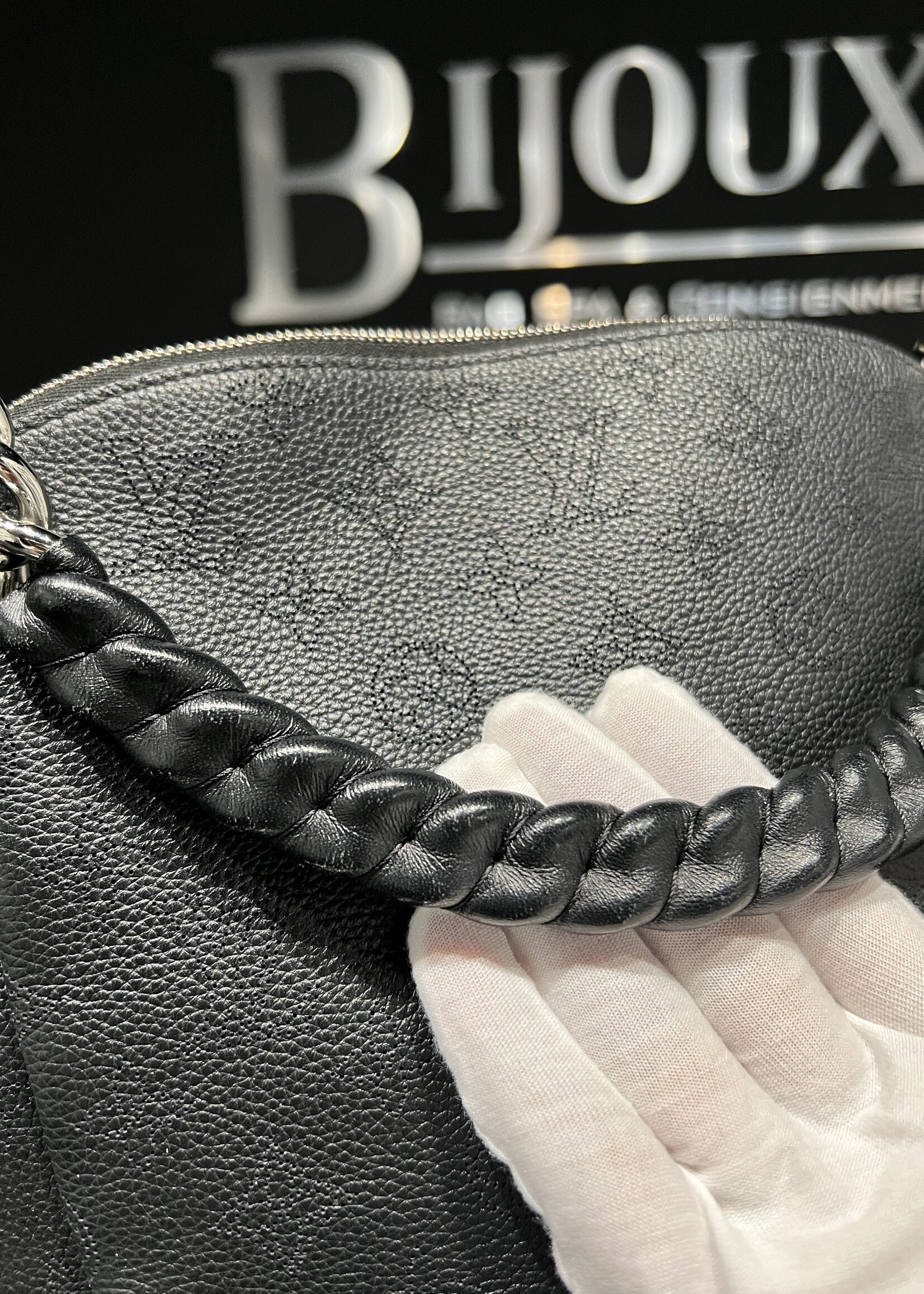 Louis Vuitton SOLD - Louis Vuitton Mahina Babylone