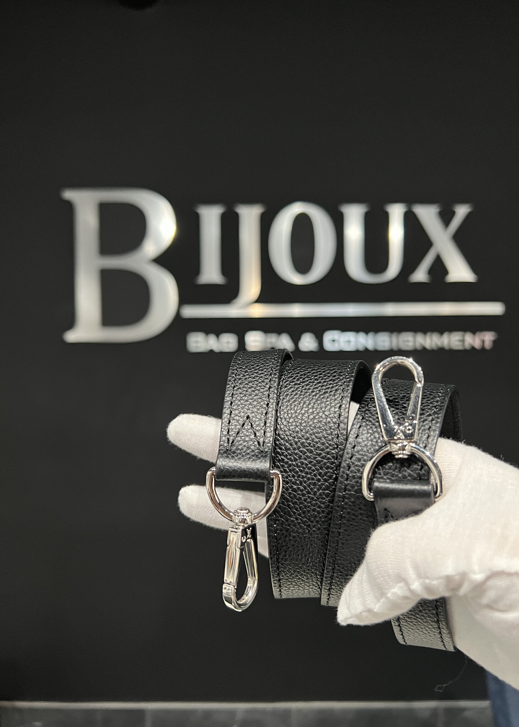 Louis Vuitton SOLD - Louis Vuitton Mahina Babylone