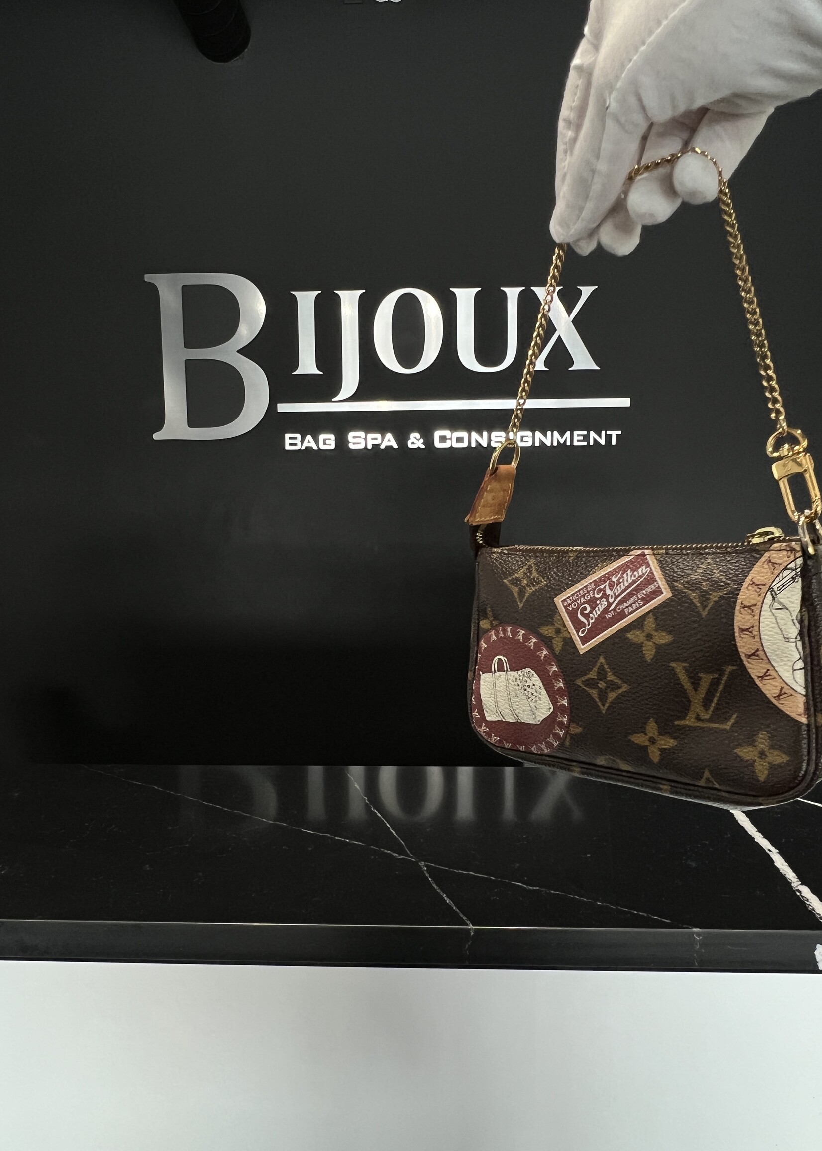 Louis Vuitton SOLD- Louis Vuitton  Monogram Mini Patch Pochette