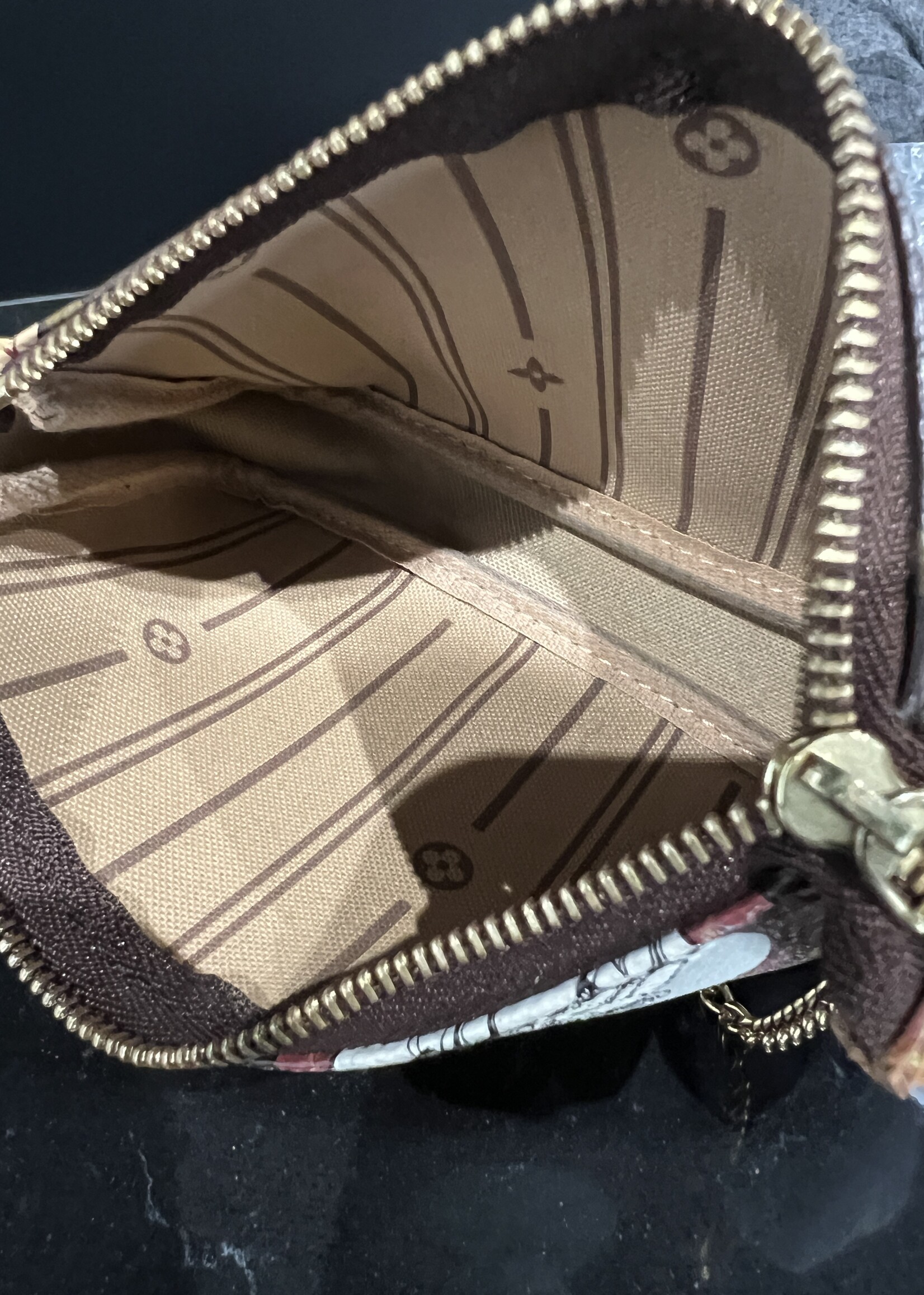 Louis Vuitton Louis Vuitton  Monogram Mini Patch Pochette