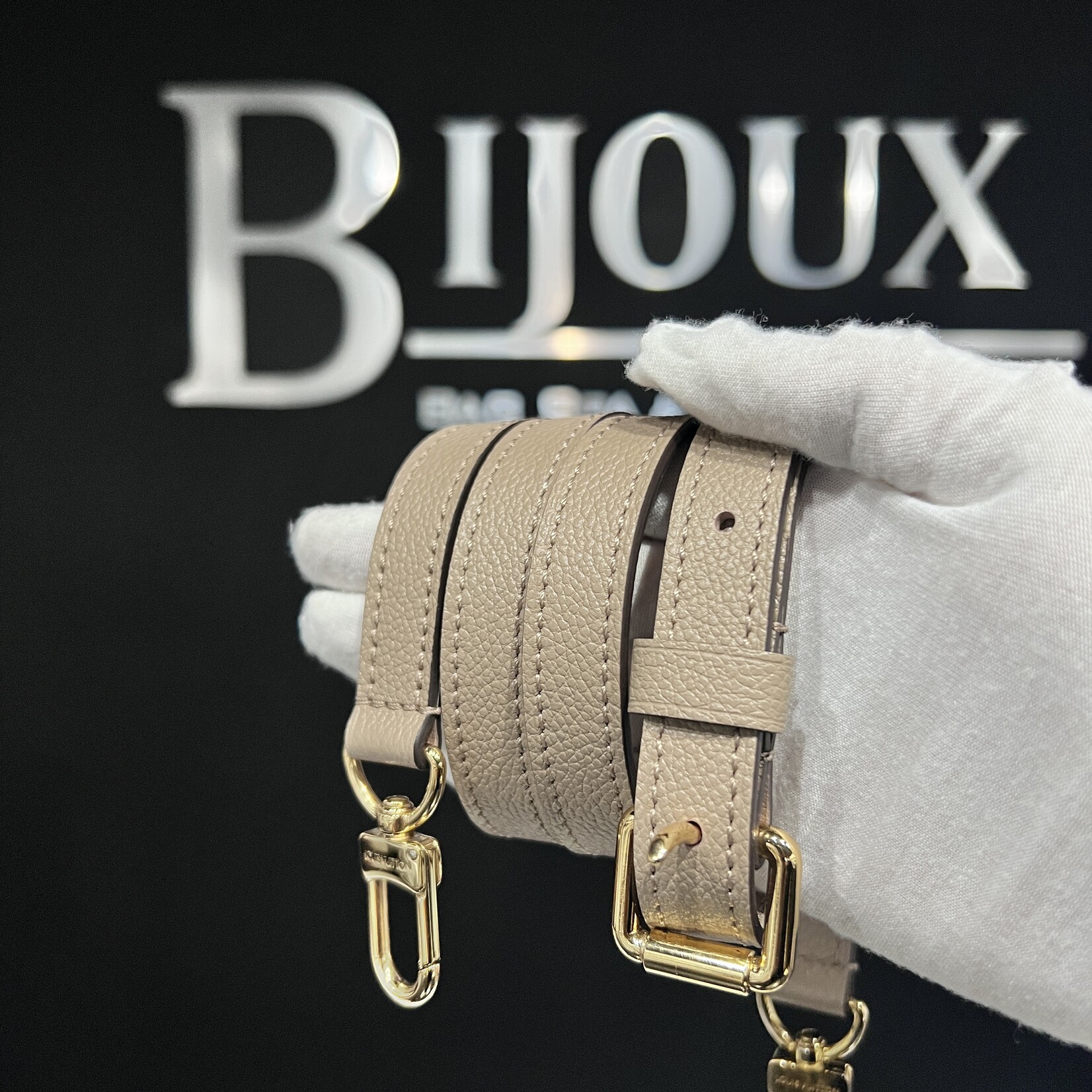Louis Vuitton SOLD- Louis Vuitton Madeline MM Nude