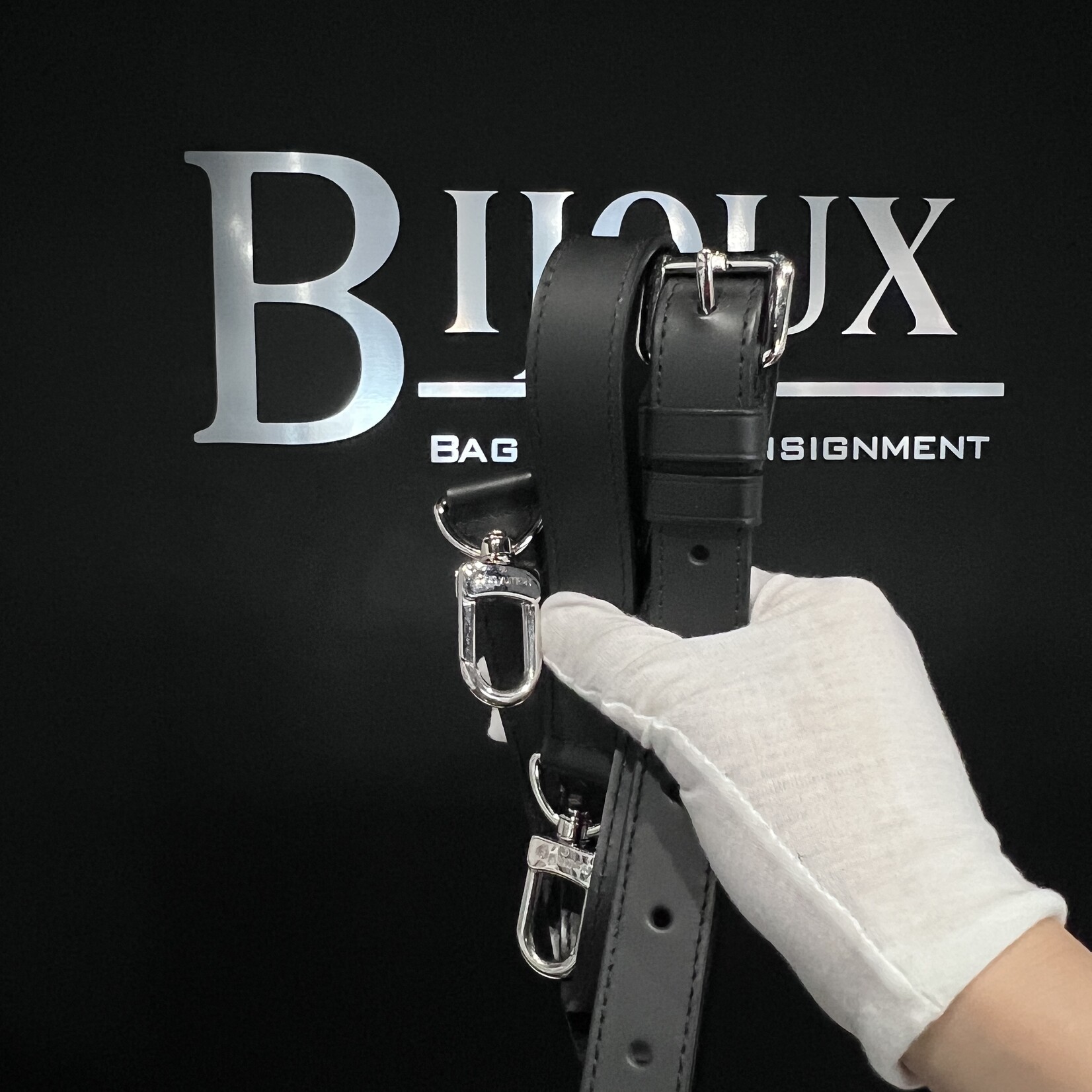 Louis Vuitton SOLD - Louis Vuitton Porte DocumentJour