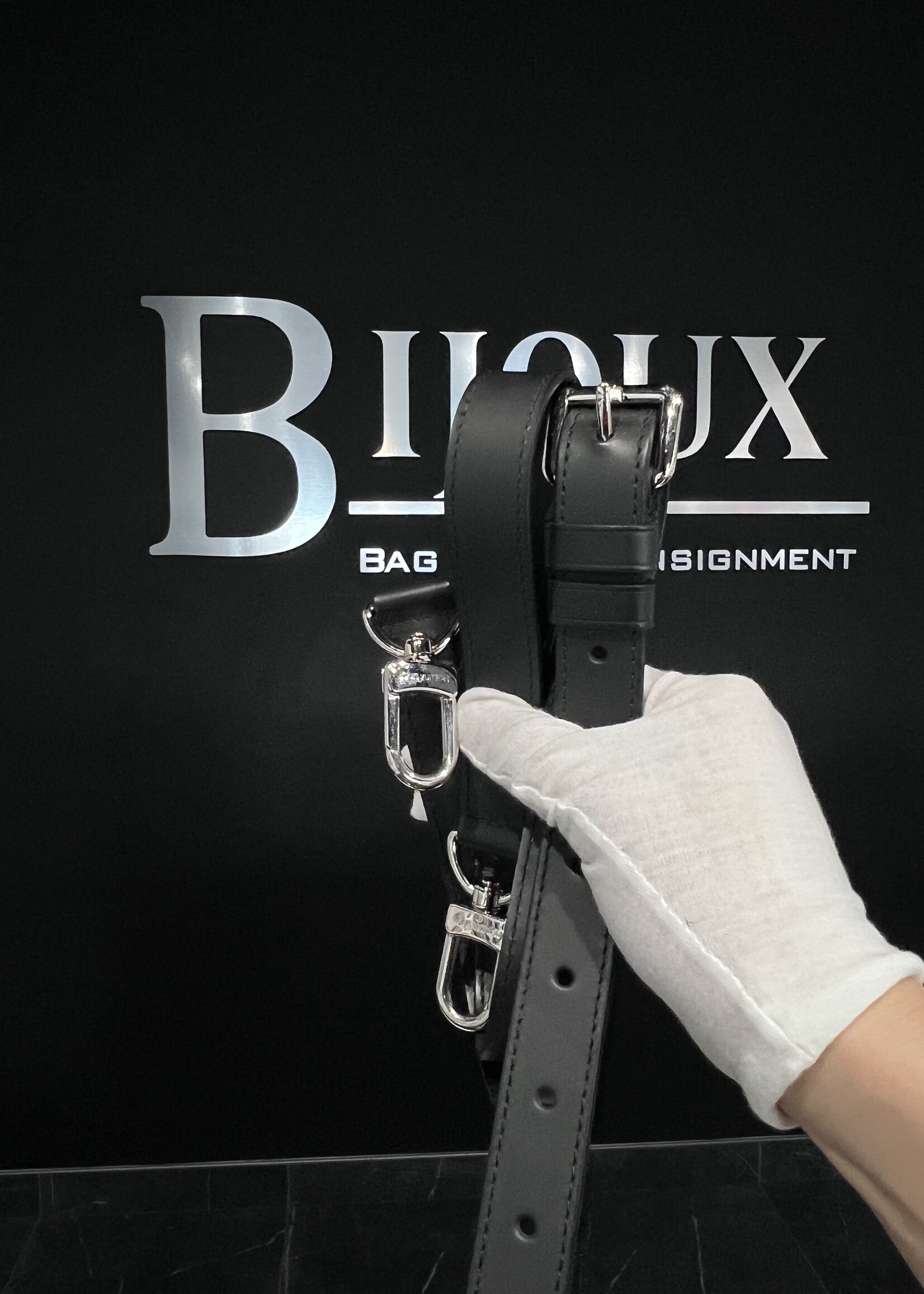 Louis Vuitton SOLD - Louis Vuitton Porte DocumentJour