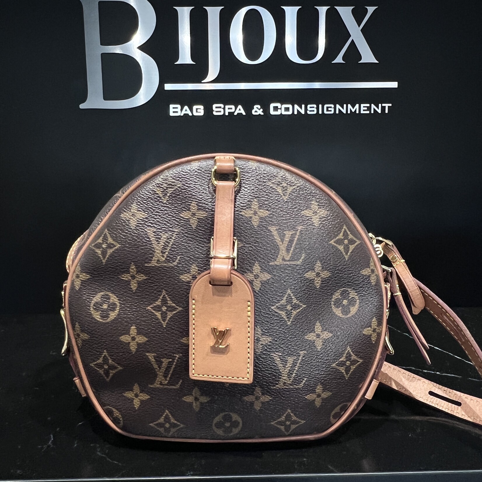 Louis Vuitton Louis Vuitton Boite Chapeau