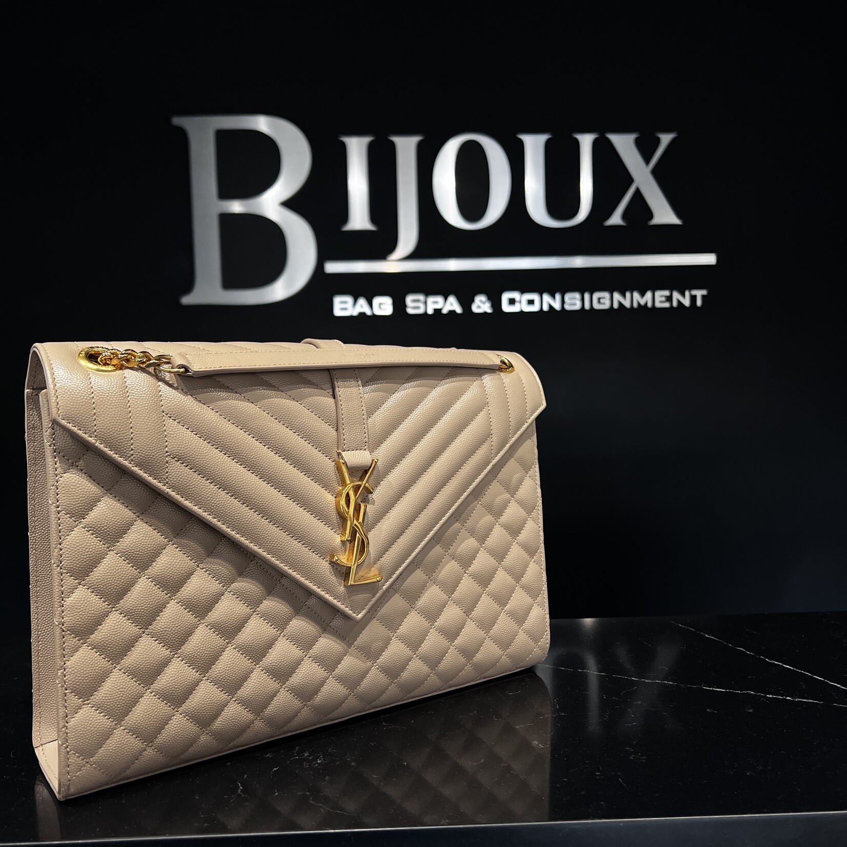 Saint Laurent Saint Laurent Large Nude Flap Bag