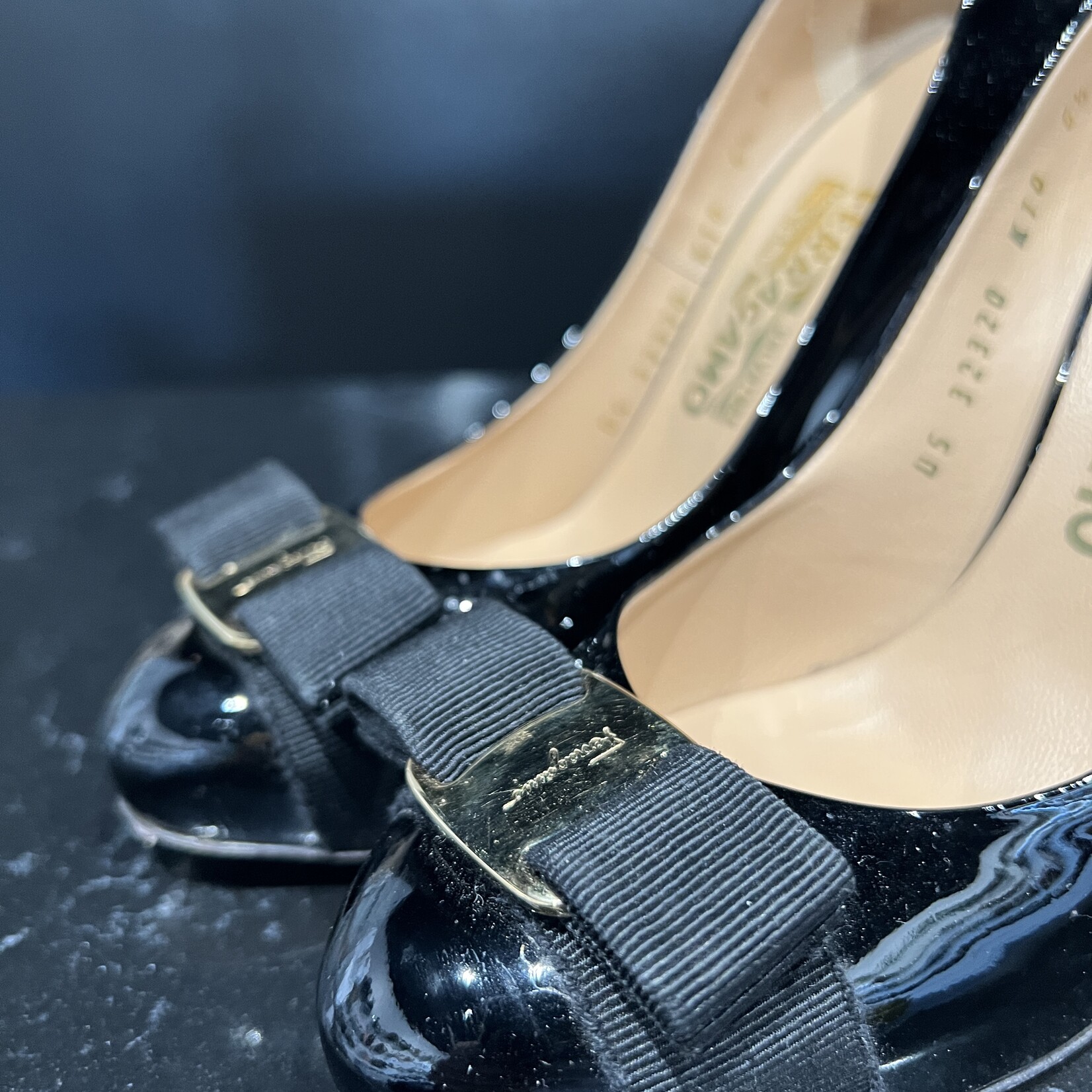 Salvatore Ferragamo Salvatore Ferragamo Patent Bow Pumps - 36.5