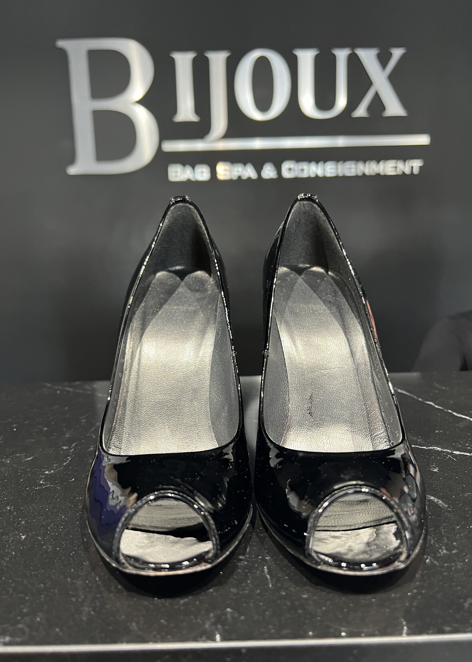 Stuart Weitzman Stuart Weitzman Black Heels - 6.5