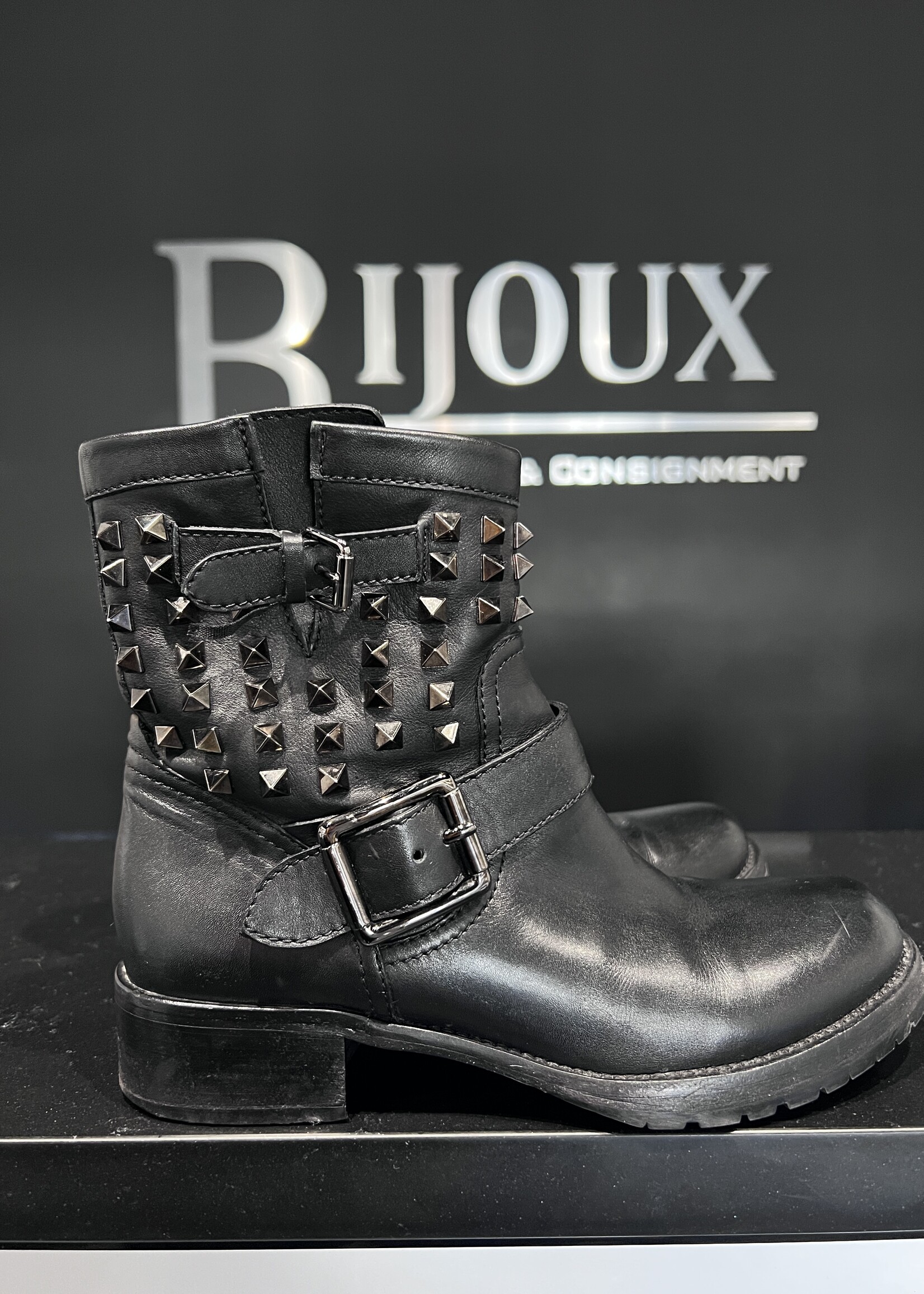 Valentino SOLD - Valentino Garavani Rockstud Boots - 37.5