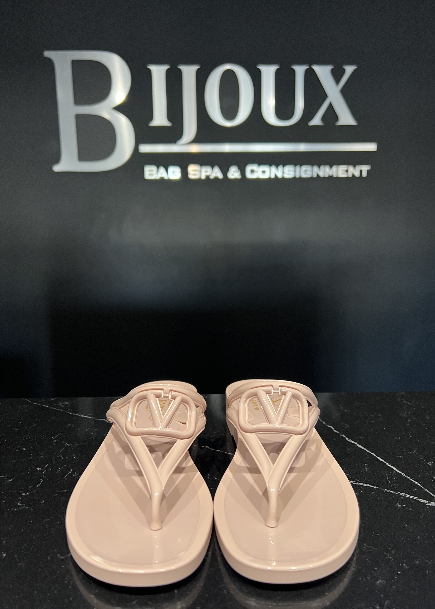 Valentino SOLD- Valentino Garavani Vlogo Flip Flop