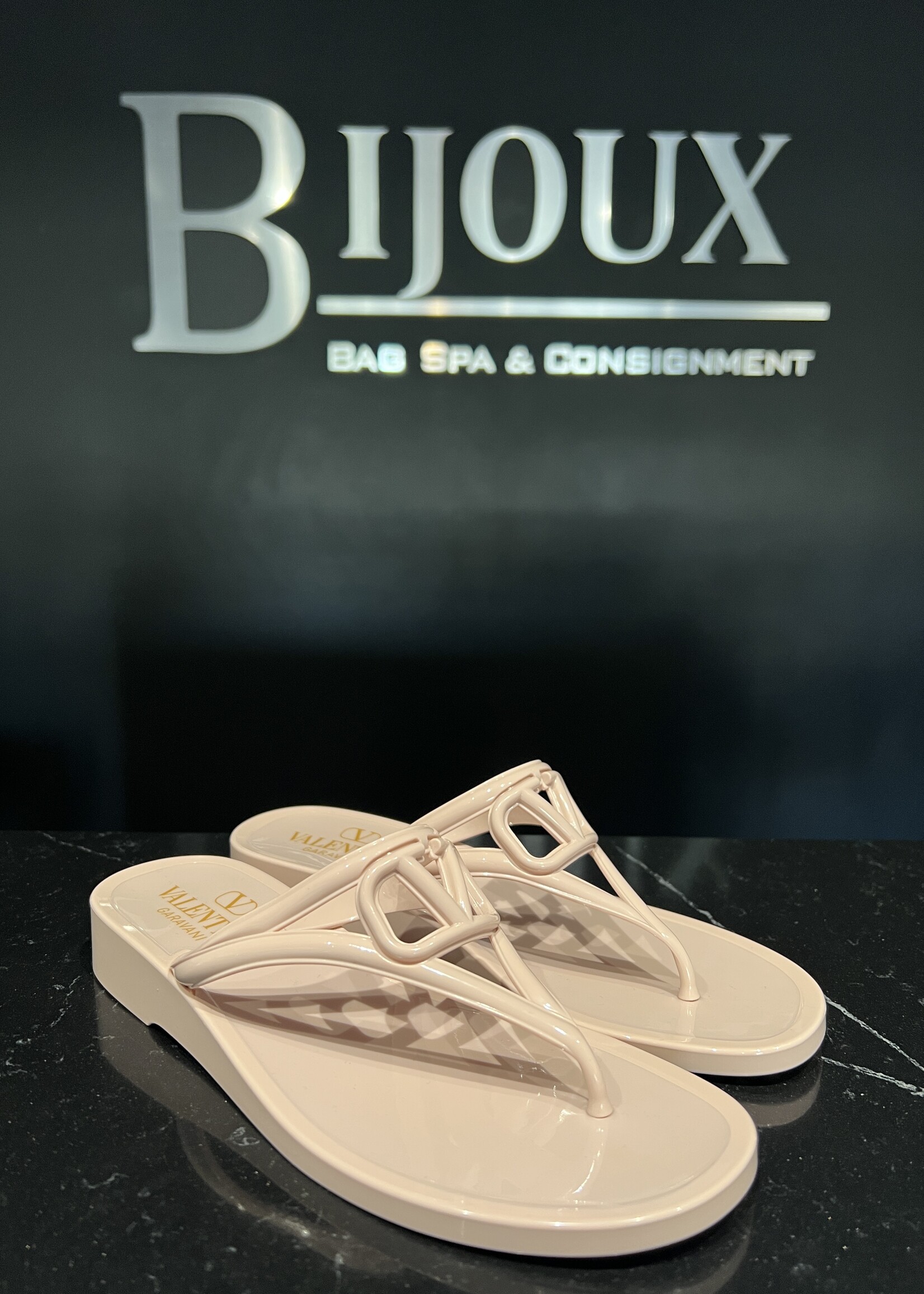 Valentino SOLD- Valentino Garavani Vlogo Flip Flop