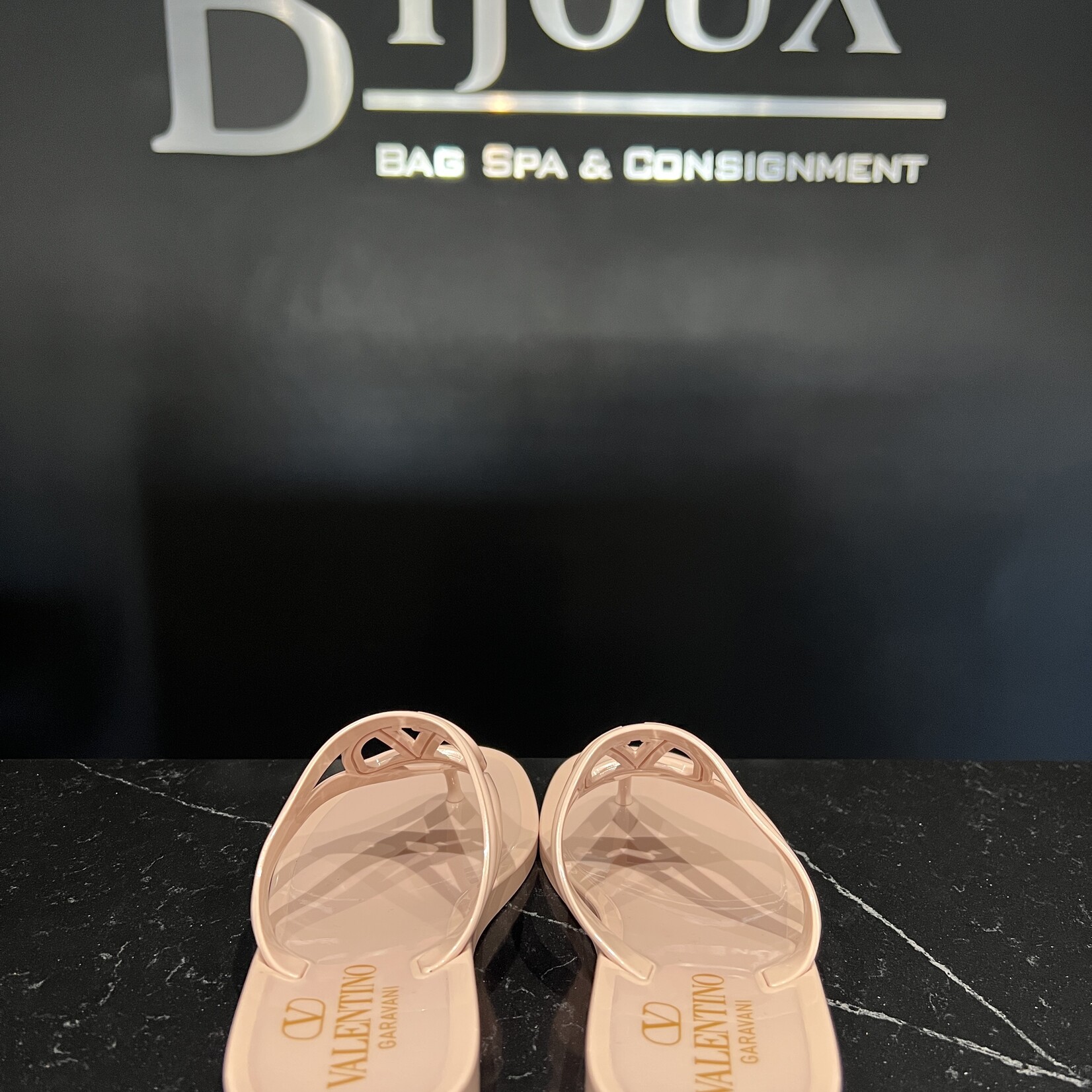 Valentino SOLD- Valentino Garavani Vlogo Flip Flop