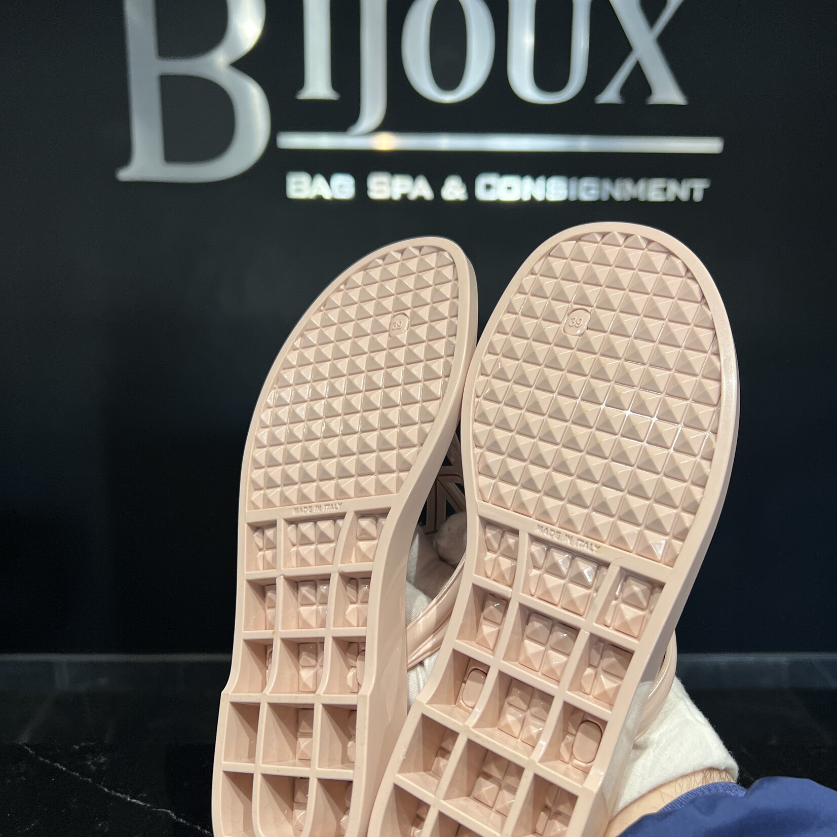 Valentino SOLD- Valentino Garavani Vlogo Flip Flop
