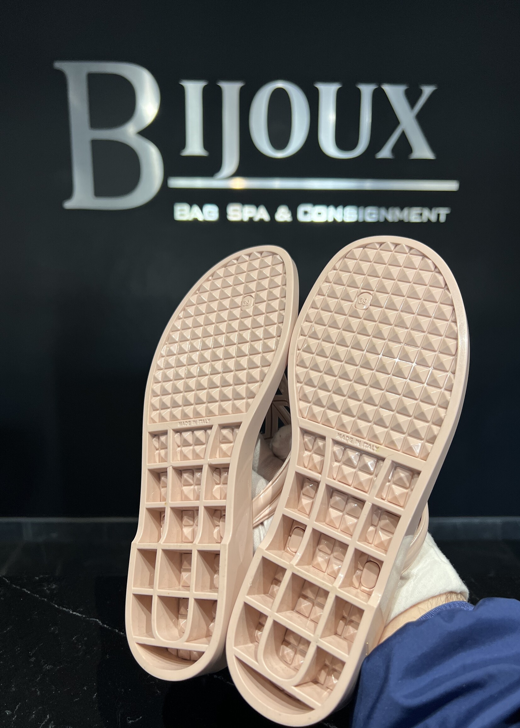 Valentino SOLD- Valentino Garavani Vlogo Flip Flop