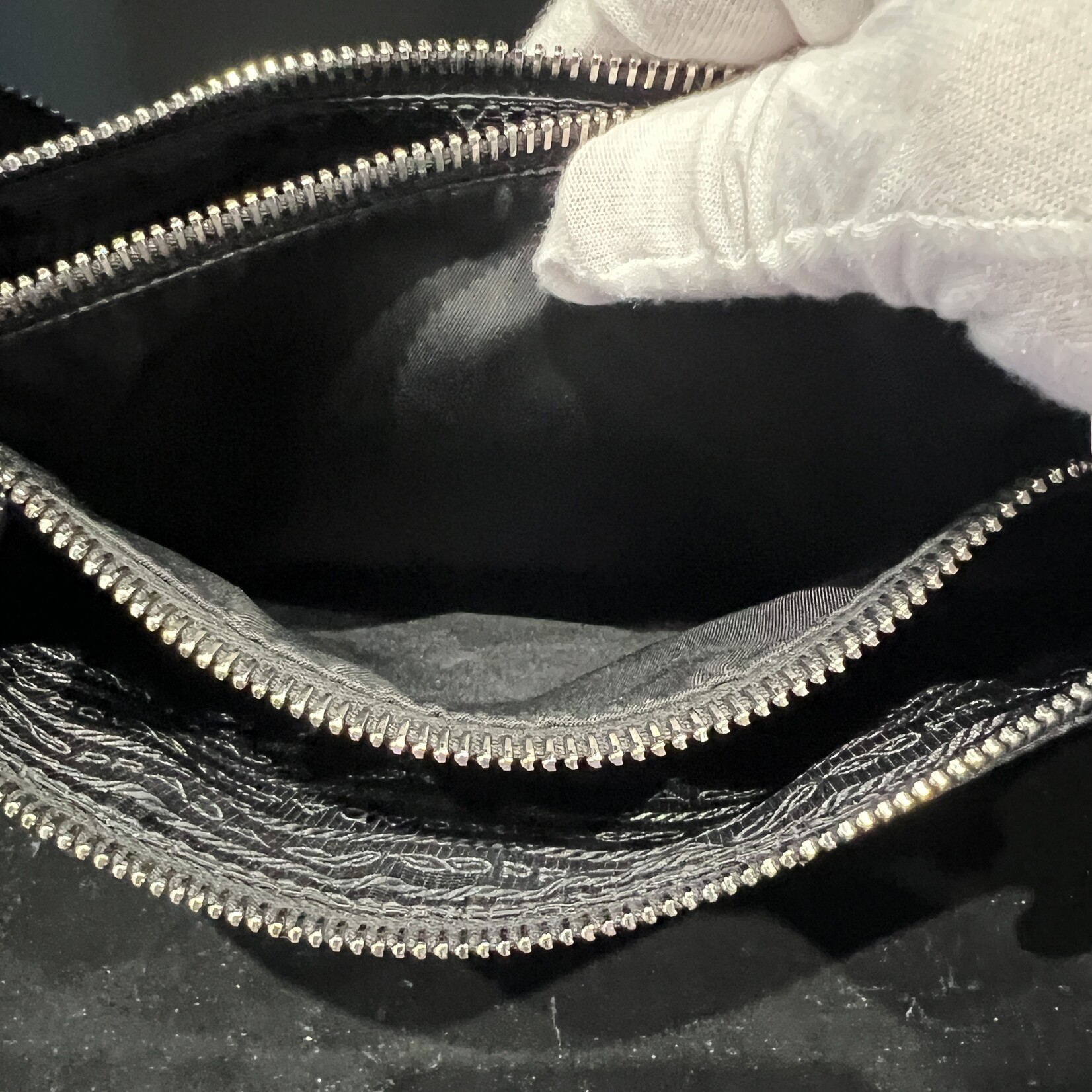 Prada SOLD- Prada Re-Edition Messenger