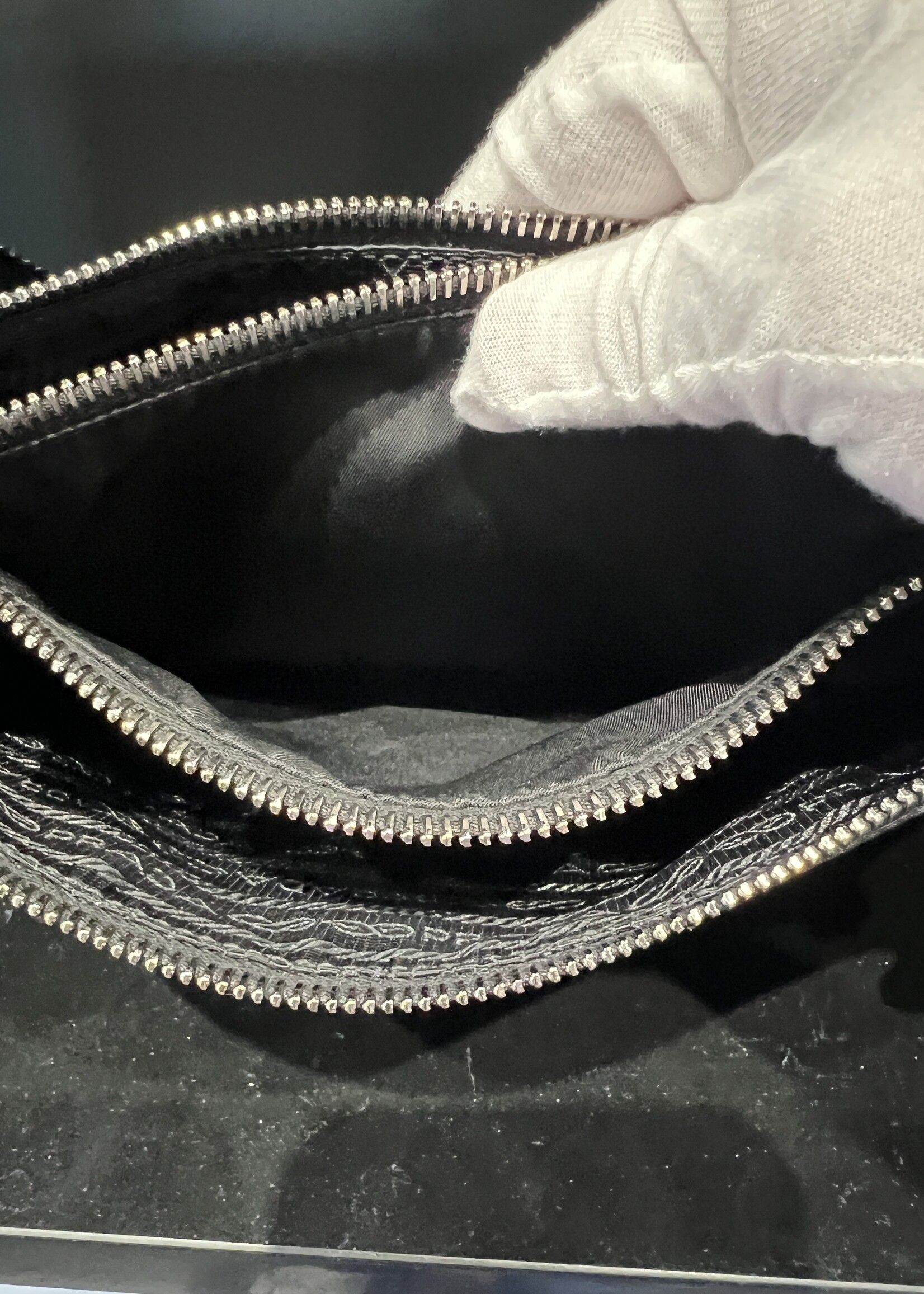 Prada SOLD- Prada Re-Edition Messenger