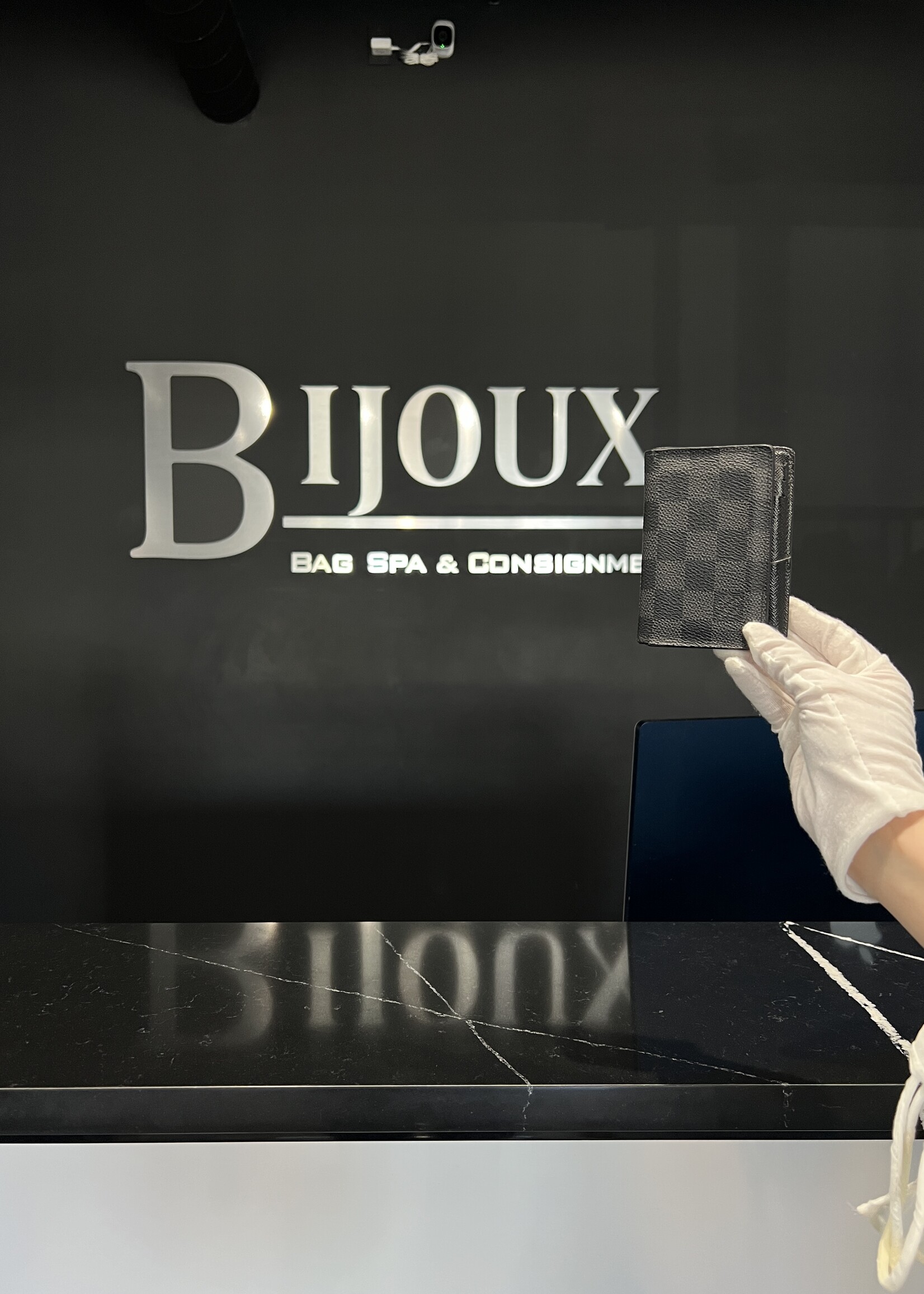 Louis Vuitton Louis Vuitton Pocket Organizer