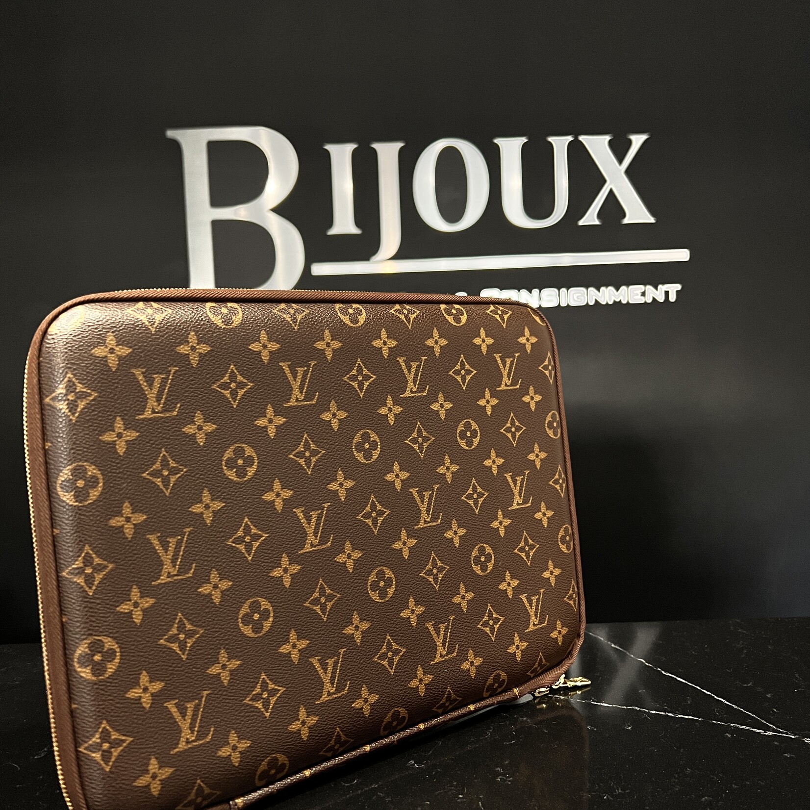 Louis Vuitton Louis Vuitton Laptop Sleeve